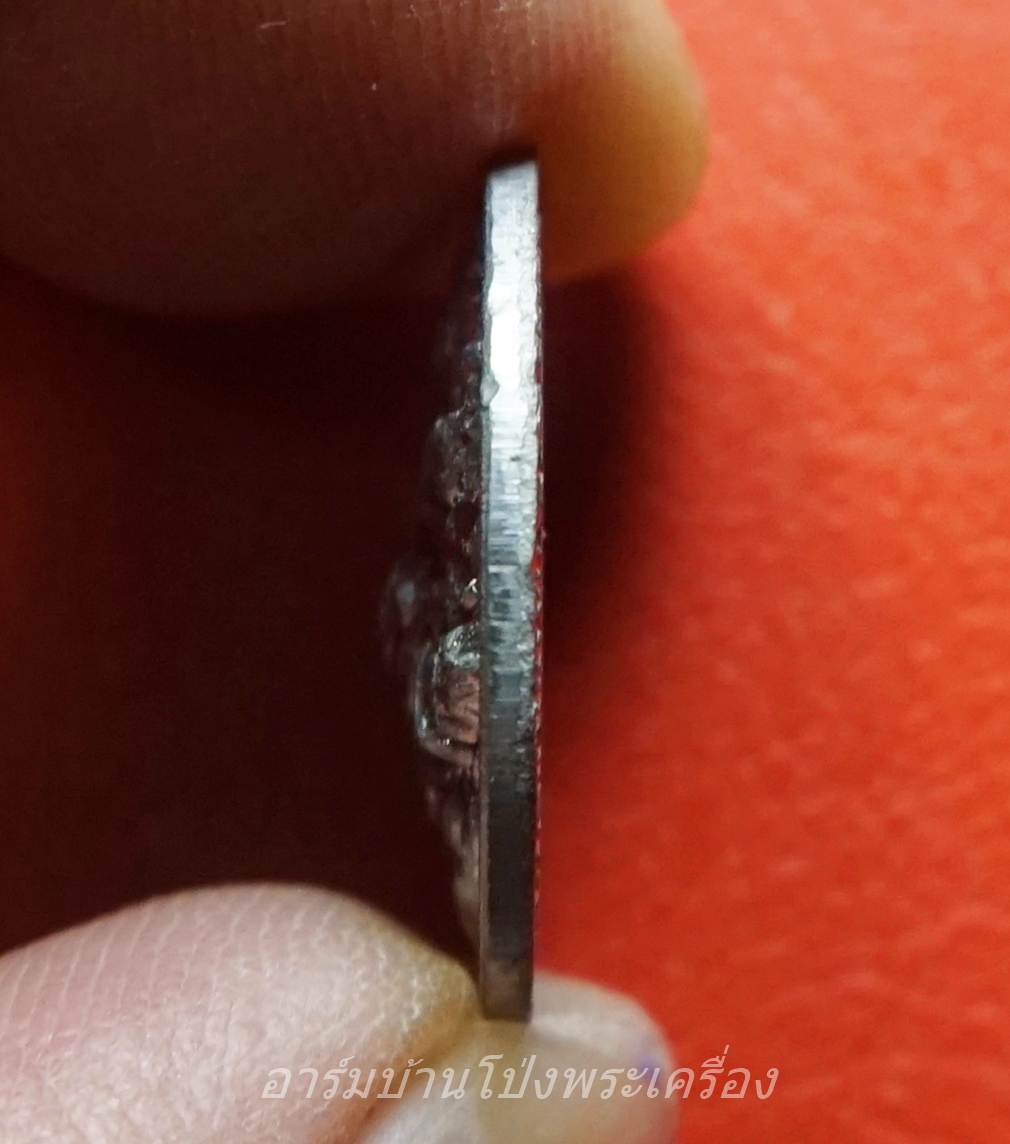 หลวงพ่อหวล วัดชาวเหนือ เสือคาบดาบ(กันชง) ปี๒๕๔๙ พิมพ์เล็ก กะไหล่เงิน(องค์ที่3)