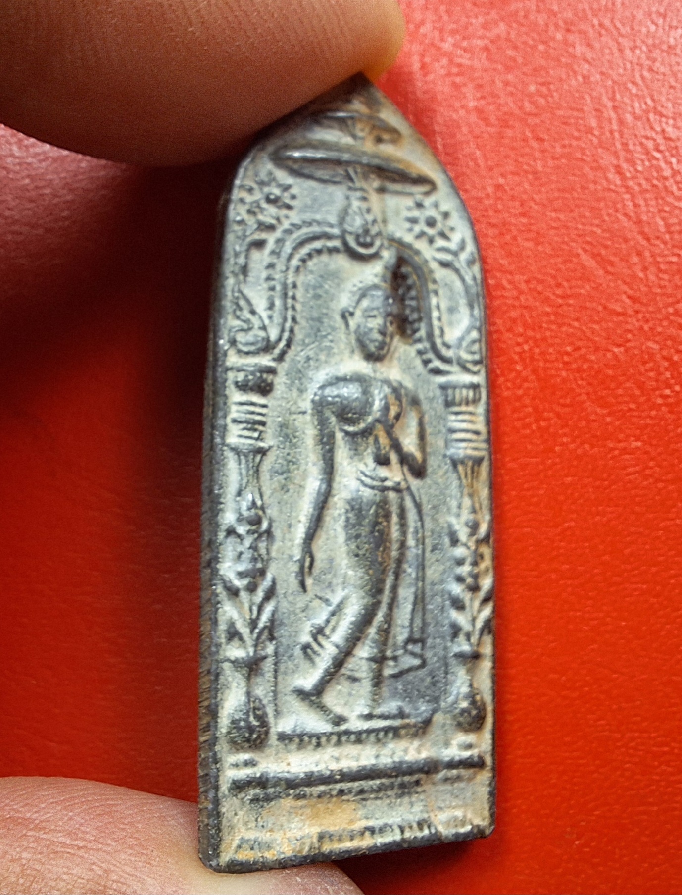 พระลีลากำแพงนิ้ว หลวงพ่อขอม วัดไผ่โรงวัว(วัดโพธาราม) จ.สุพรรณบุรี เนื้อชินตะกั่ว(องค์ที่1)