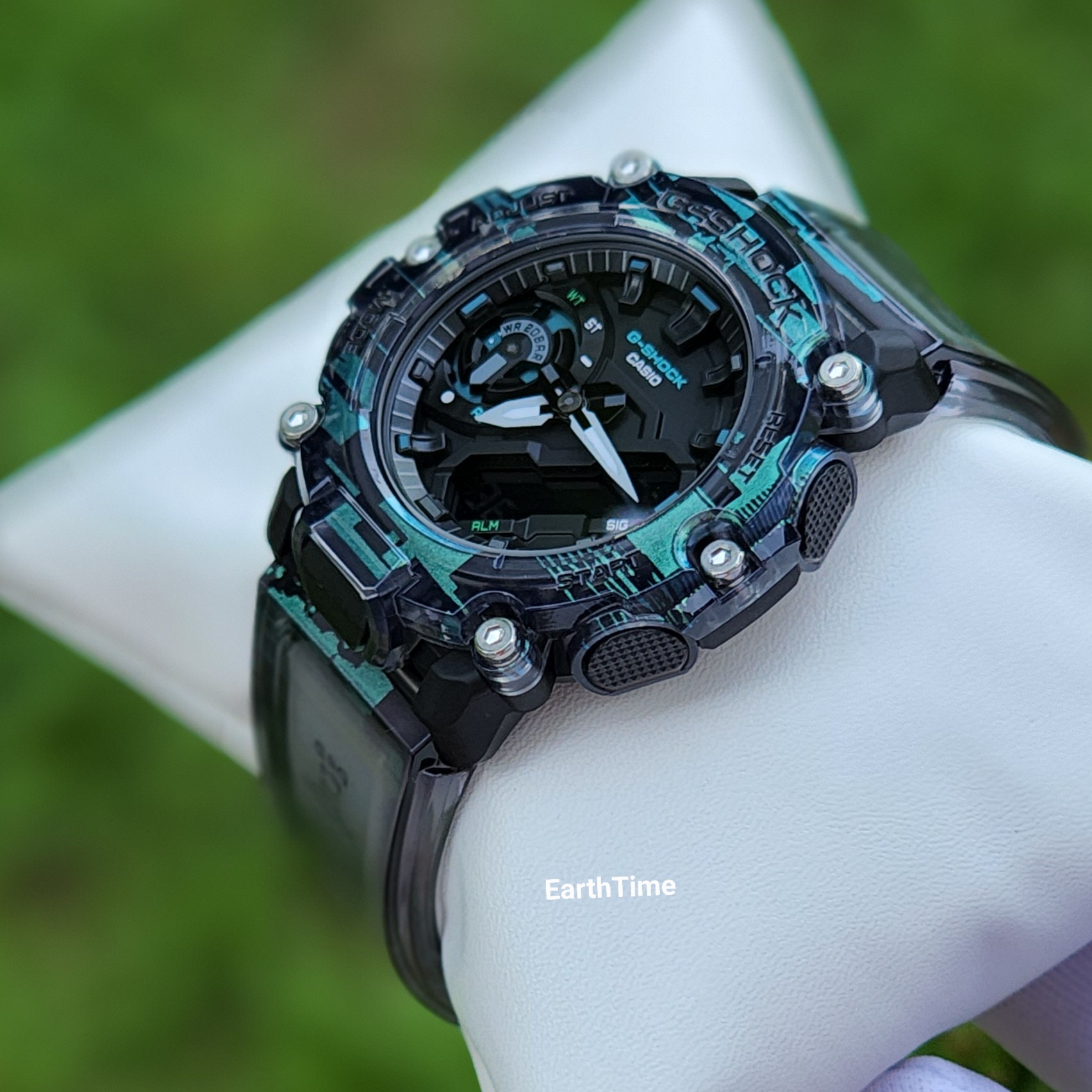 GA-2200NN-1A l Digital Glitch Series l ของใหม่แท้100%