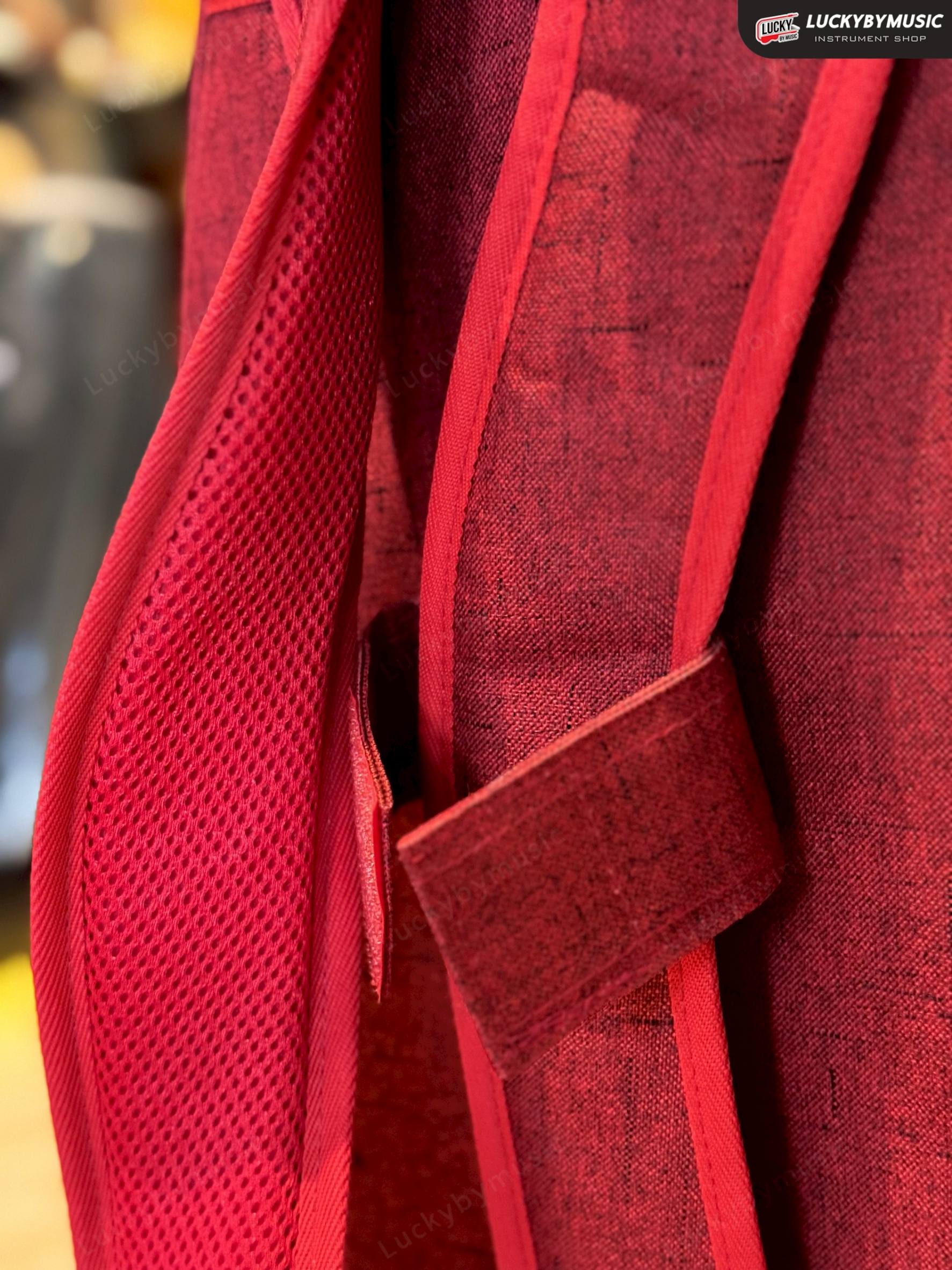 ซอฟเคสกีตาร์ไฟฟ้า Jinchuan B-2022 สีแดง บุฟองน้ำหนา ผลิตจากวัสดุที่มีความทนทานสูง มียางรองก้น คุณภาพสูง