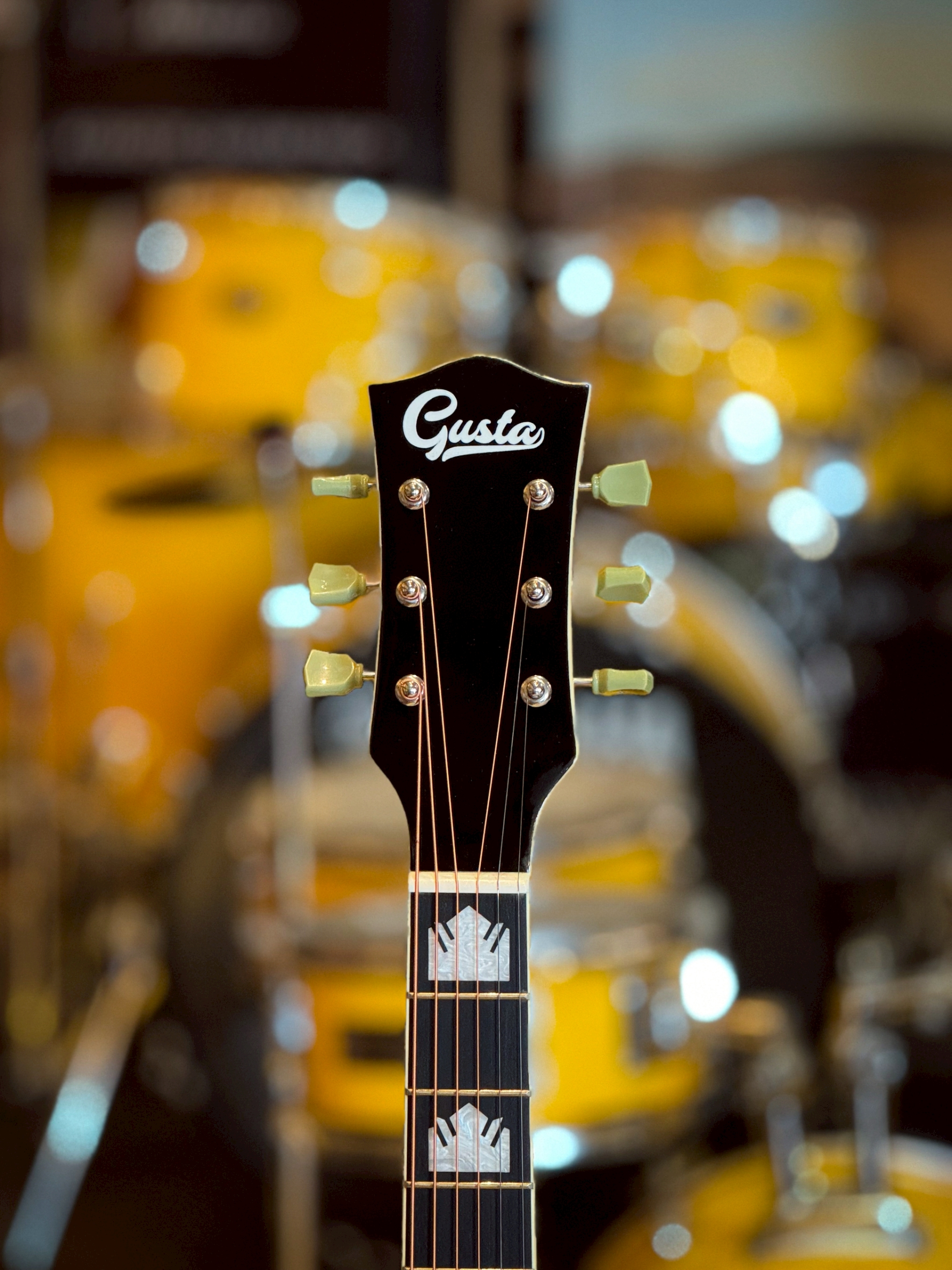 กีตาร์โปร่งไฟฟ้า Gusta JG10E II ขนาดจัมโบ้ 42 นิ้ว เสียง กังวาน หางเสียงยาว ภาคไฟฟ้า Gusta GT-18