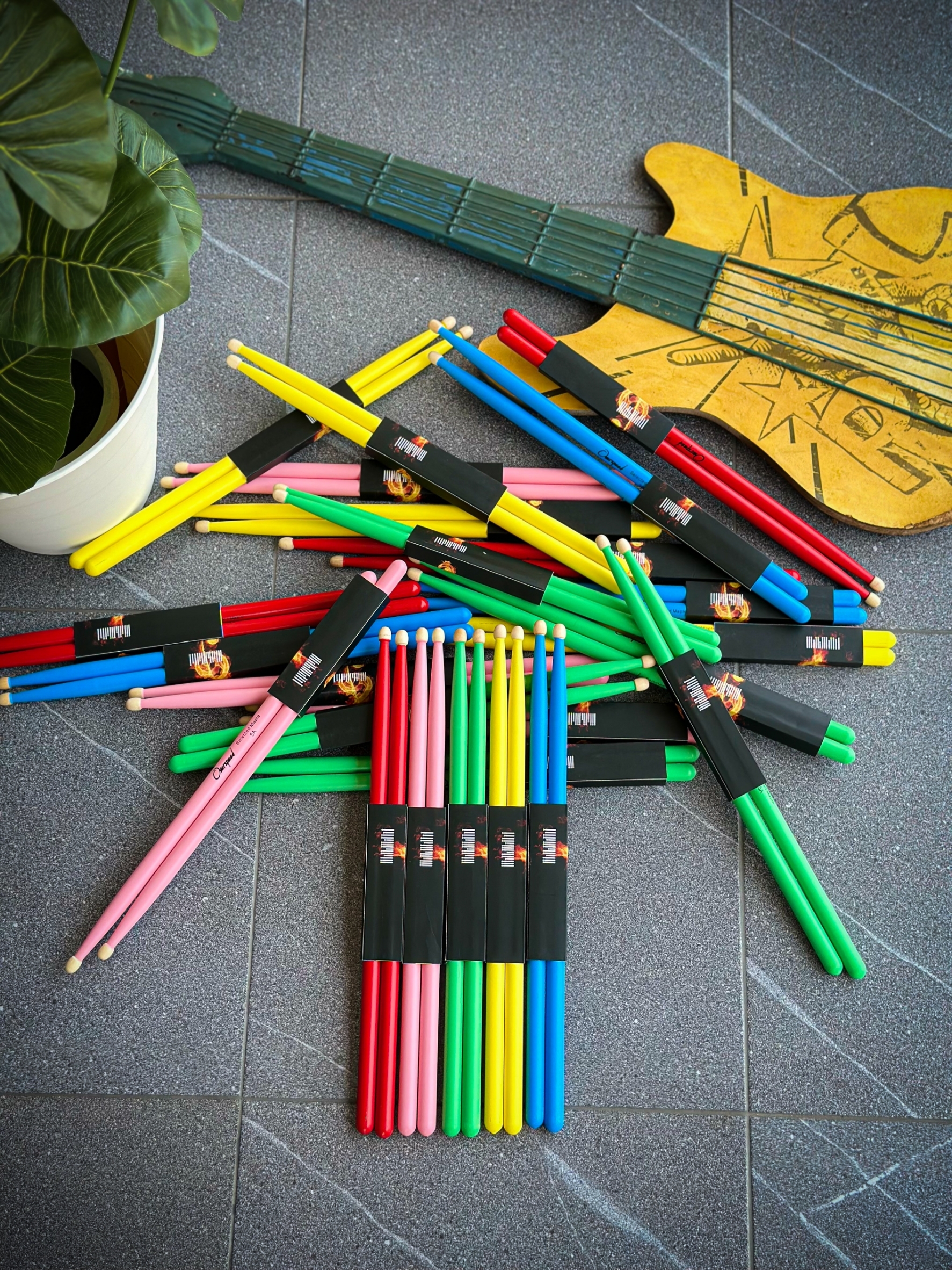 ไม้กลอง Overspeed ขนาด 5A สีสวย น้ำหนักเบา จับถนัดมือ ไม้ตีกลอง เคลือบสี ไม้ Maple เมเปิ้ล เลือกสีได้