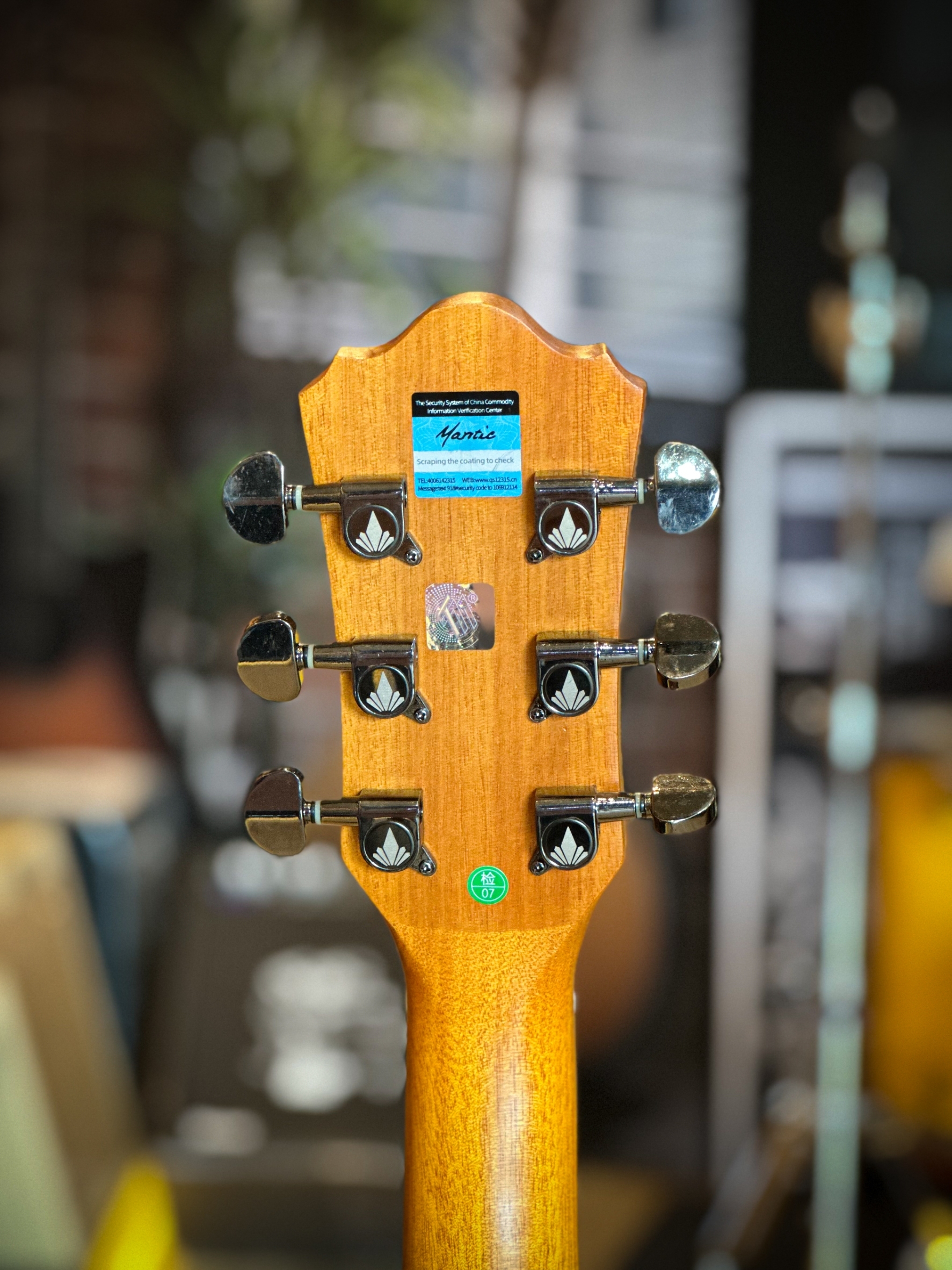 Mantic กีต้าร์โปร่ง รุ่น AG-370C ทัชชิ่งดี จับง่าย 41 นิ้ว กีตาร์โปร่ง พร้อมกระเป๋า ปิ๊ก4อัน ใบคอร์ด ประแจ คาโป้