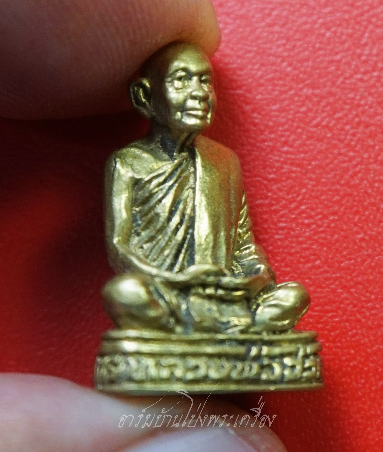 หลวงพ่อฮวด วัดหัวถนนใต้ รูปหล่อ จ.นครสวรรค์ รุ่นฉลองวิหาร ปี๒๕๓๙ ด้านหลังมีโค๊ต๓๙ เนื้อทองเหลือง(องค์ที่1)