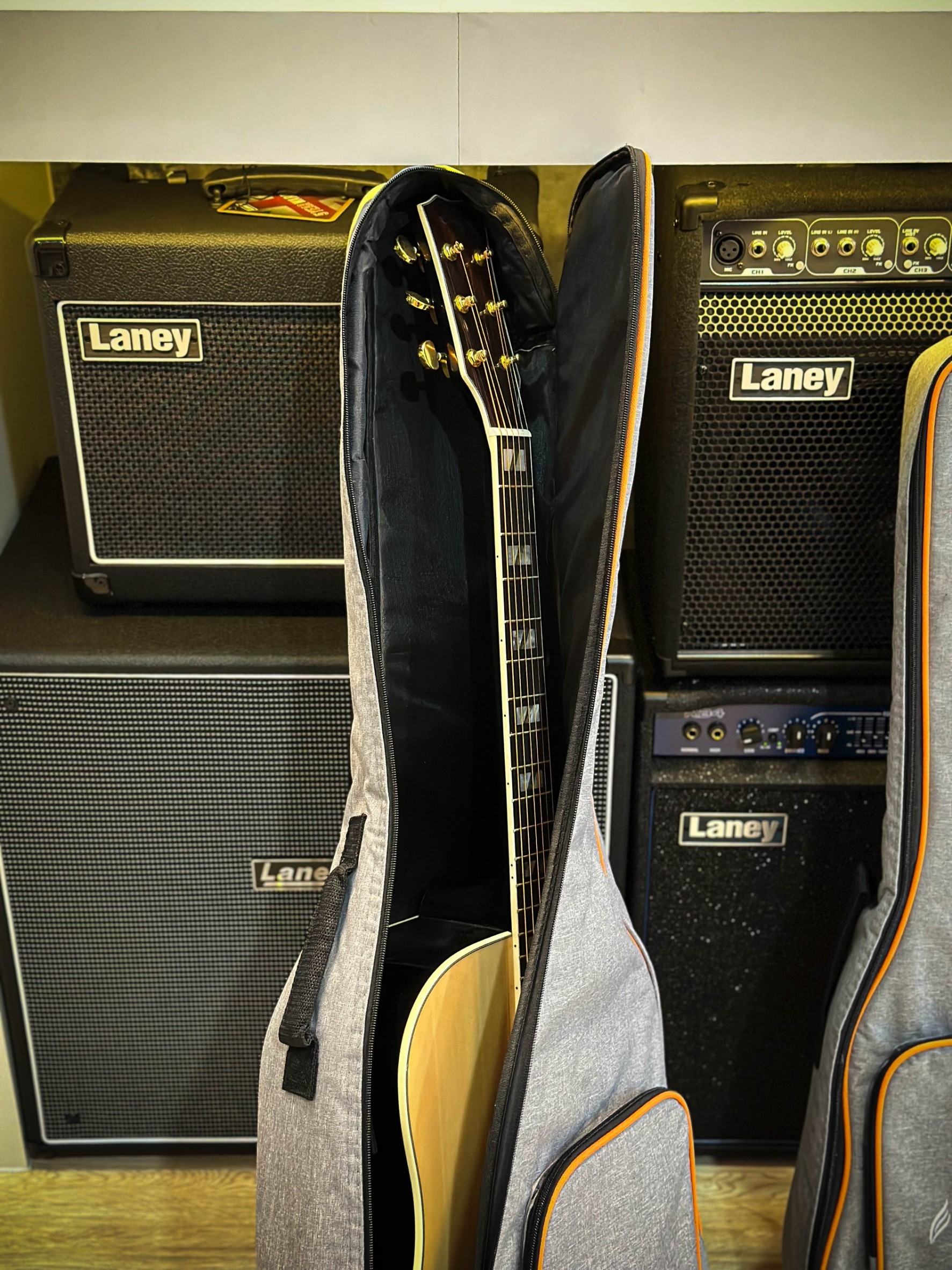 ENYA ซอฟเคสกีต้าร์โปร่ง ขนาด 34 / 41 นิ้ว สีเทา-ส้ม กระเป๋ากีต้าร์โปร่ง บุฟองน้ำภายใน มีหูหิ้ว/สายสะพาย