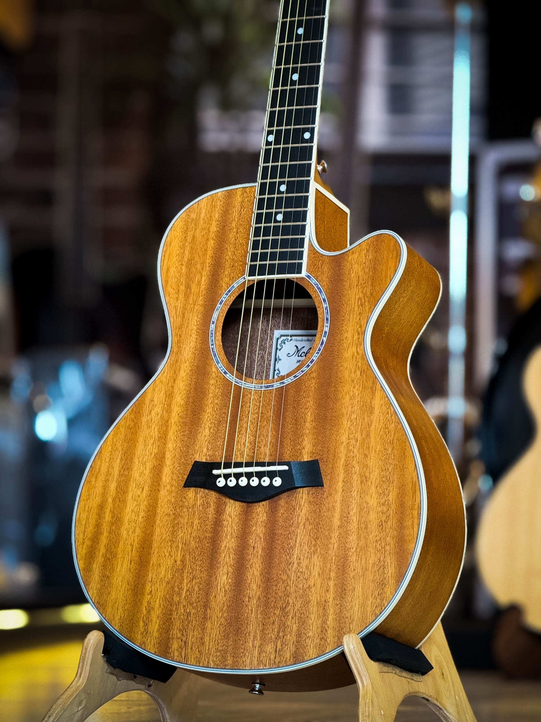 Mclorence กีตารโปร่ง รุ่น MC-36 ขนาด 36 นิ้ว สีไม้เข้ม ไซส์เล็ก เสียงใสกังวาล ขนาดพกพา พร้อมเซตของแถม