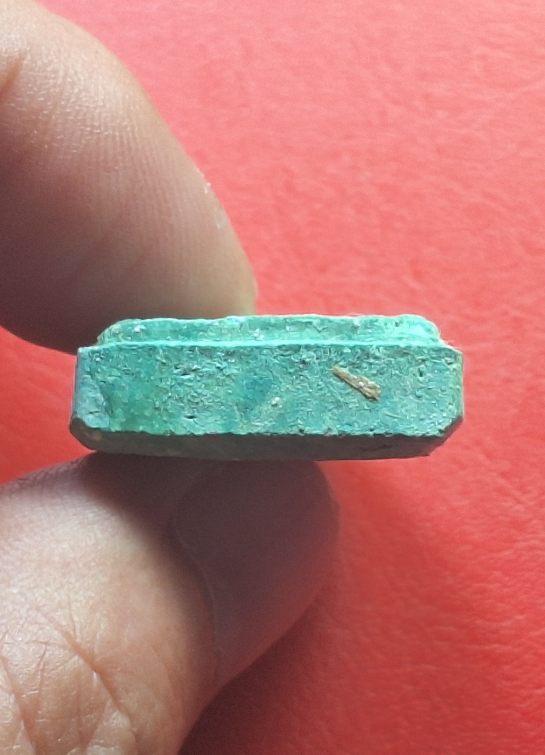 พระแก้วมรกต วัดบ้านโป่ง ปี๒๕๐๙ พิมพ์ใหญ่ เนื้อเขียว ด้านหลังในหลวงพระราชินี(องค์ที่2)