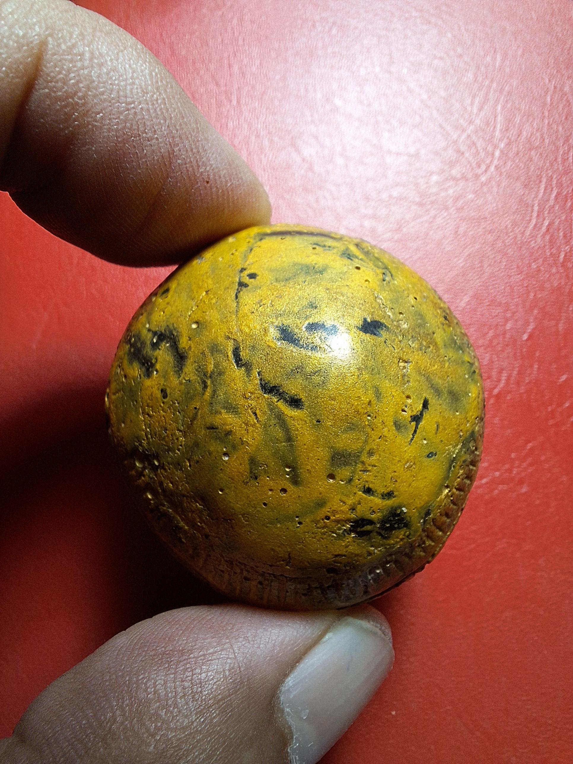 คตมะพร้าวสุดยอดของมงคลศักสิทธิ์ ป้องกันไสยศาสตร์ทุกชนิด เขย่ามีเสียงดัง แกะเป็นรูปราหู 3 หน้า(องค์ที่3)