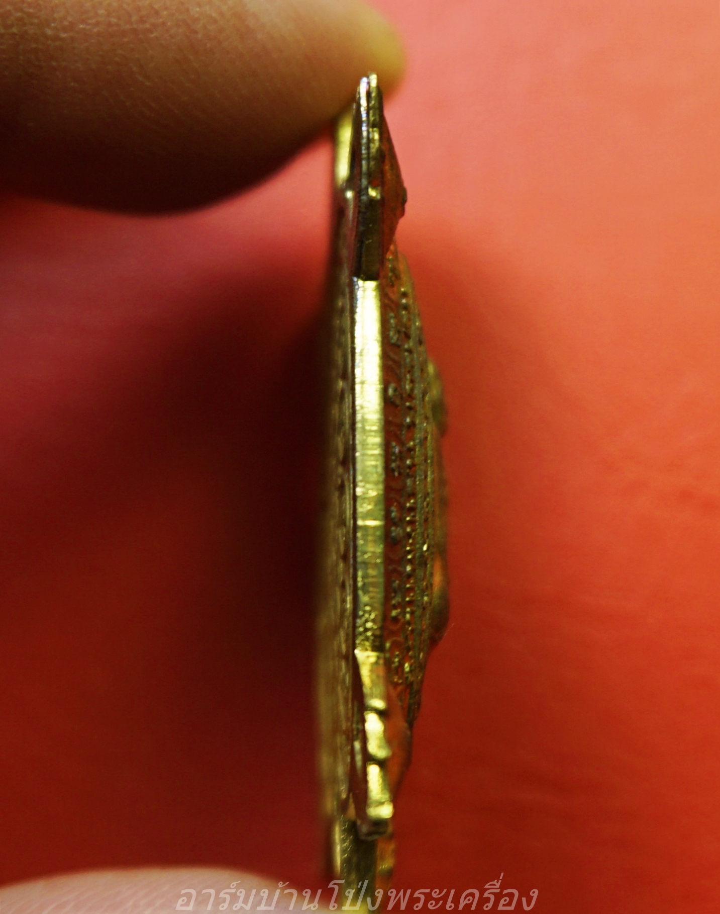 หลวงปู่แผ้ว ปวโร วัดหนองพงนก พญาเต่าเรือนนำโชค รุ่นปลดหนี้ พิมพ์ใหญ่ พิธีจักรพรรดิตราธิราช ๑๐๘ เกจิ ปี๒๕๕๐ เนื้อฝาบาตร(องค์ที่2)