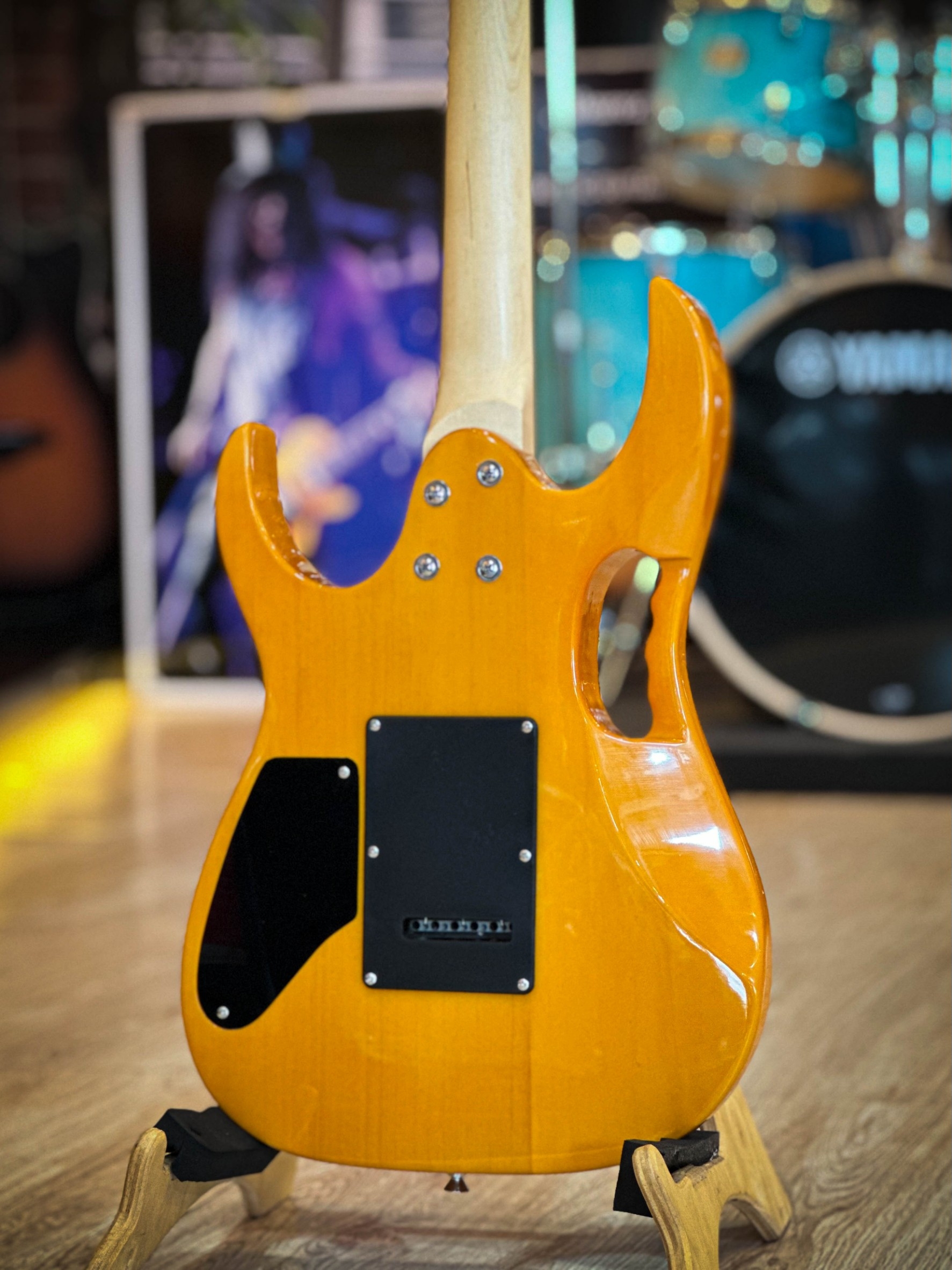กีต้าร์ไฟฟ้า Siam music IB-170 สีไม้ ปิ๊กอัพ HSH 24 เฟรต พร้อม กระเป๋า ปิ๊ก ประแจ