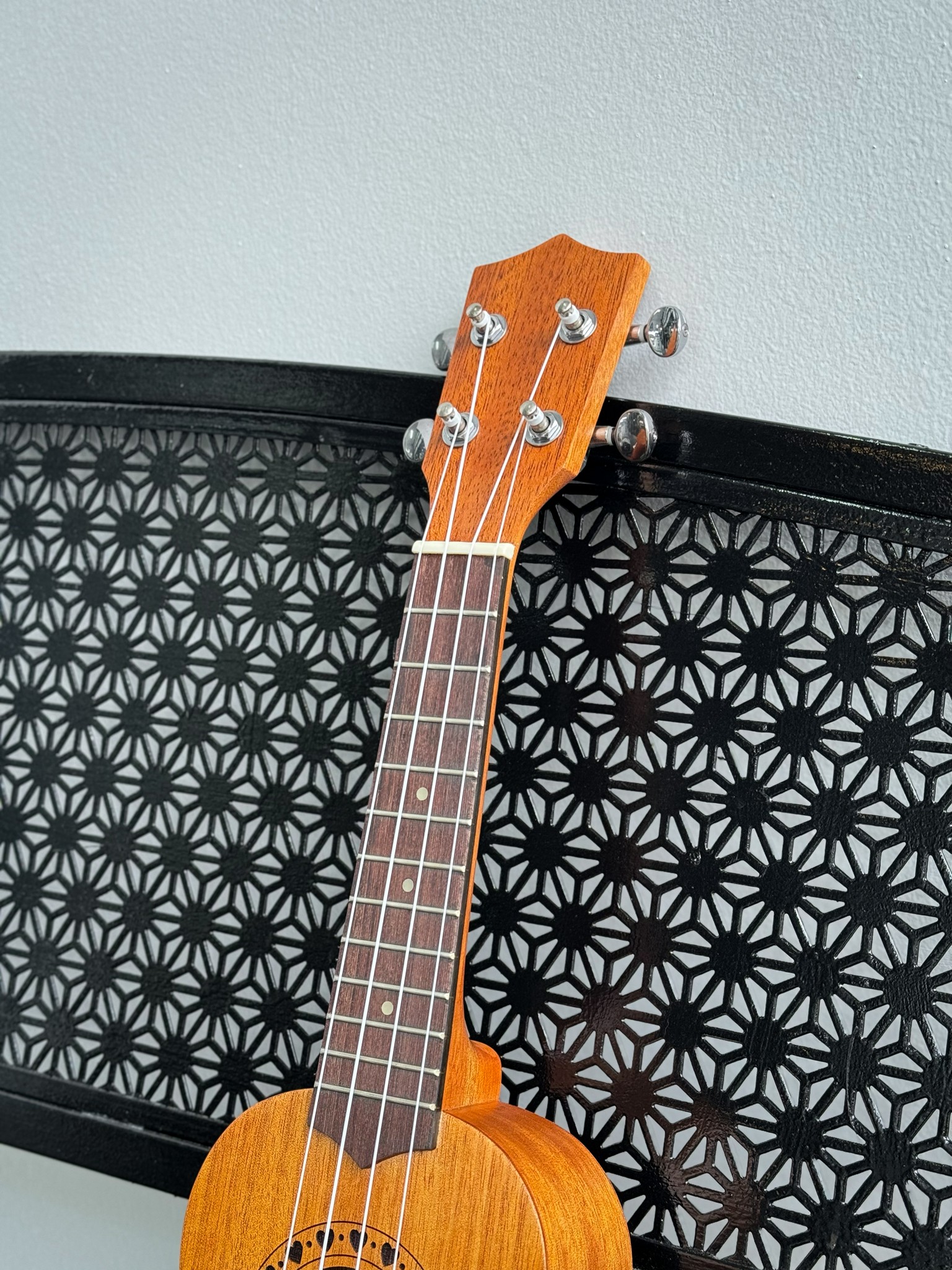 ฟรีกระเป๋า 💥Caesar อูคูเลเล่ JULIUS รุ่น U-21A ไซส์ Soprano มีลายหัวใจรอบซาวโฮ พร้อมของแถมสุดคุ้ม / มีเก็บปลายทาง