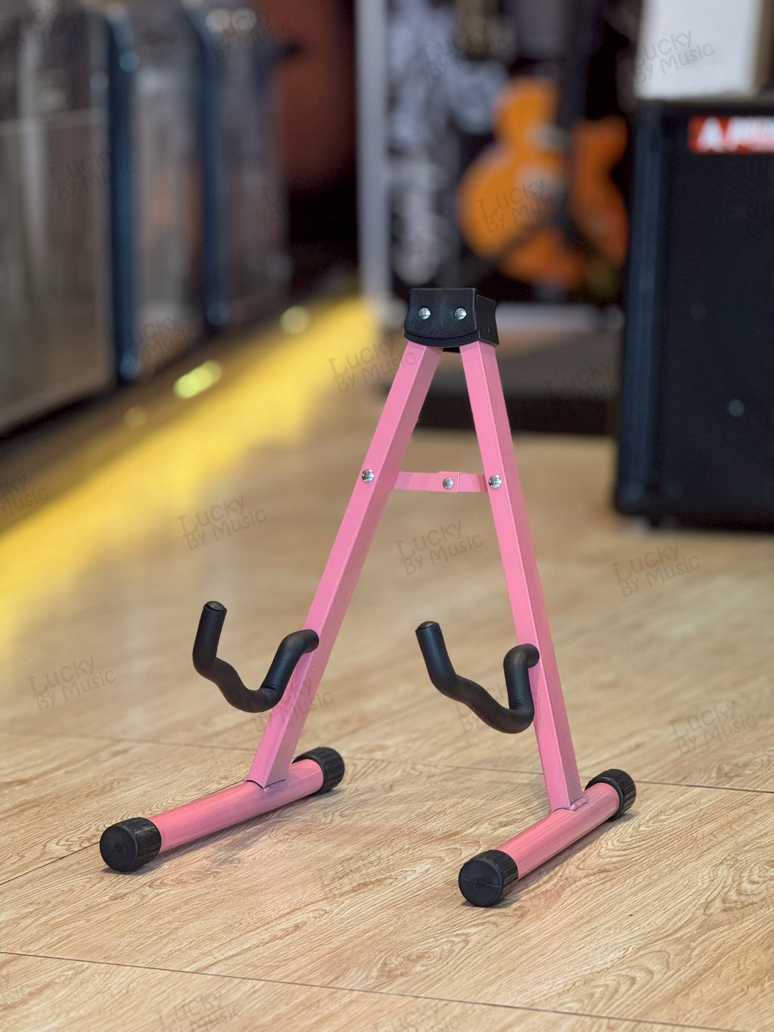 ขาตั้งกีต้าร์ทรง A Colour เลือกสีได้ ตั้งได้ทั้งกีตาร์โปร่ง/ไฟฟ้า/เบส วัสดุโลหะอย่างดี แข็งแรง พับเก็บได้สะดวก ขาตั้งเครื่องดนตรี Guitar Stand