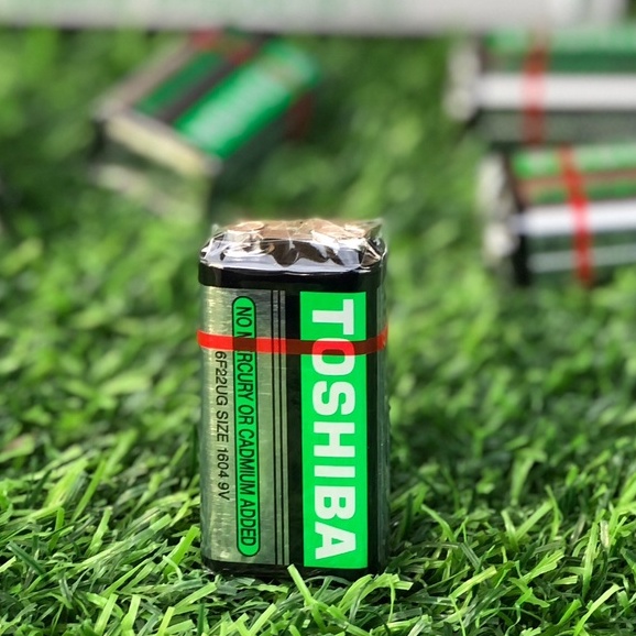 ถ่าน 9v. TOSHIBA ใส่กีต้าร์โปร่งไฟฟ้า ใส่ไฟฉาย รีโมท ไมค์ลอย รุ่น Super Heavy Duty