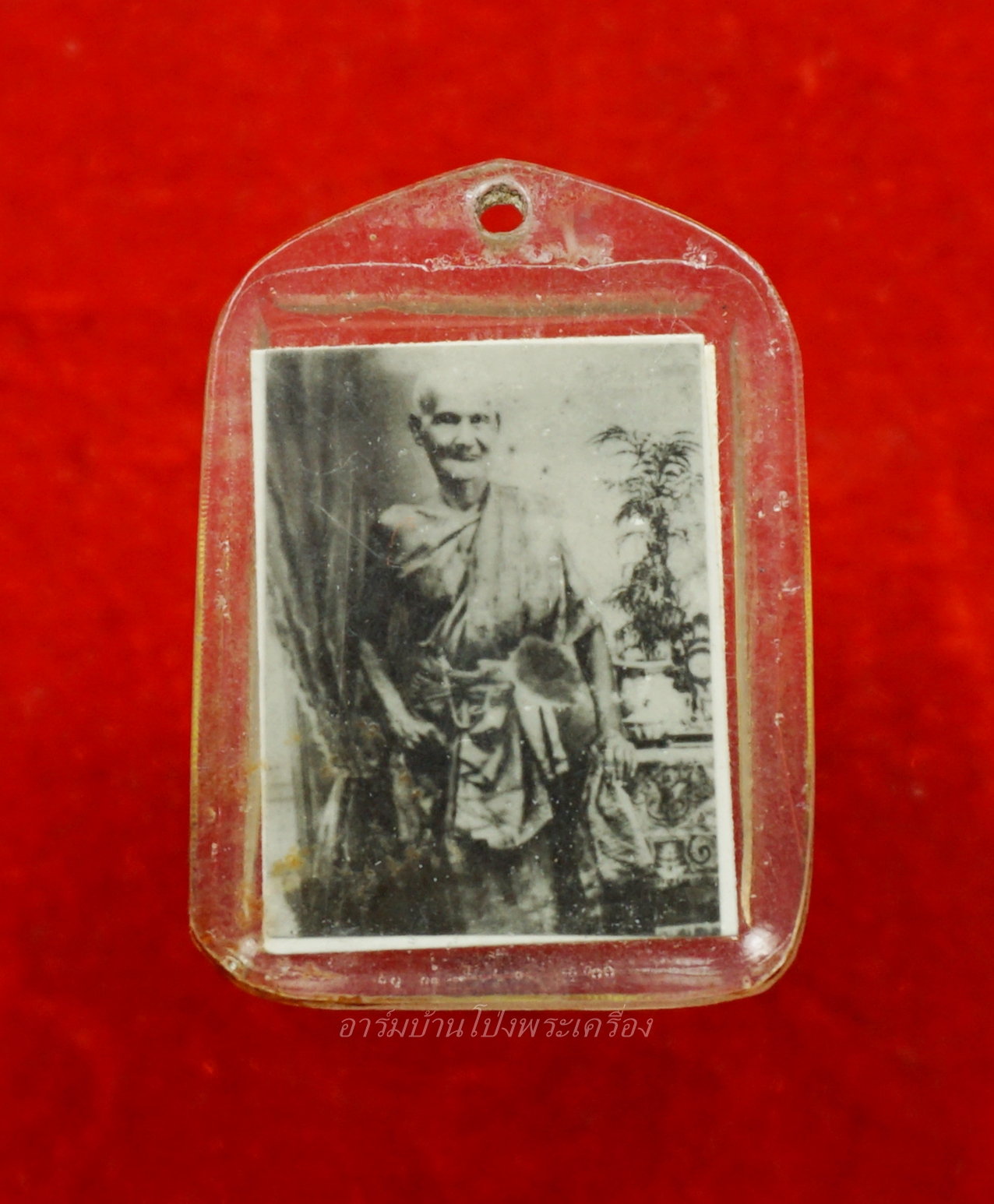 หลวงปู่กล่อม วัดขนอน รูปถ่ายหลังพระพุทธ(องค์ที่1)