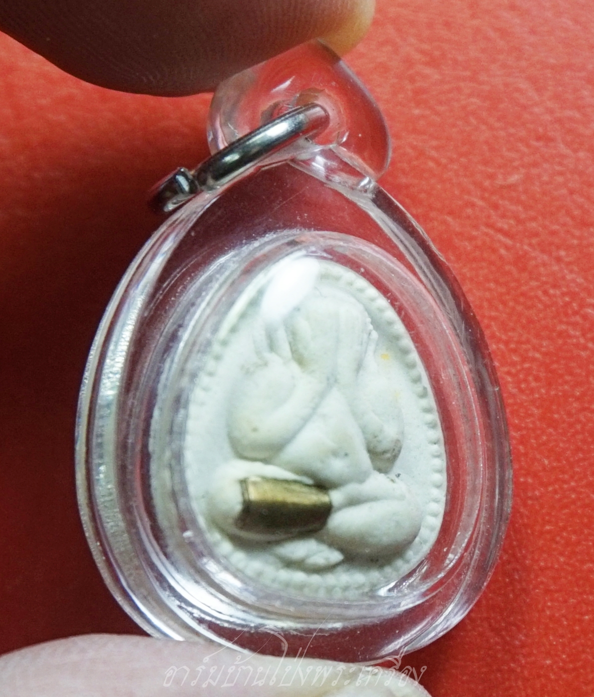 หลวงปู่แผ้ว วัดกำแพงแสน พระผงปิดตาจิ๋ว ออกงานปิดทอง ปี๒๕๕๐ เนื้อผงสีขาว ฝังตะกรุด(องค์ที่4)