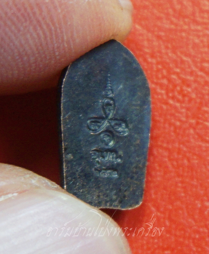 นาคปรก หลัง อุเทน ปี๒๕๕๒ เนื้อทองแดงรมดำ ไม่ทราบที่(องค์ที่1)
