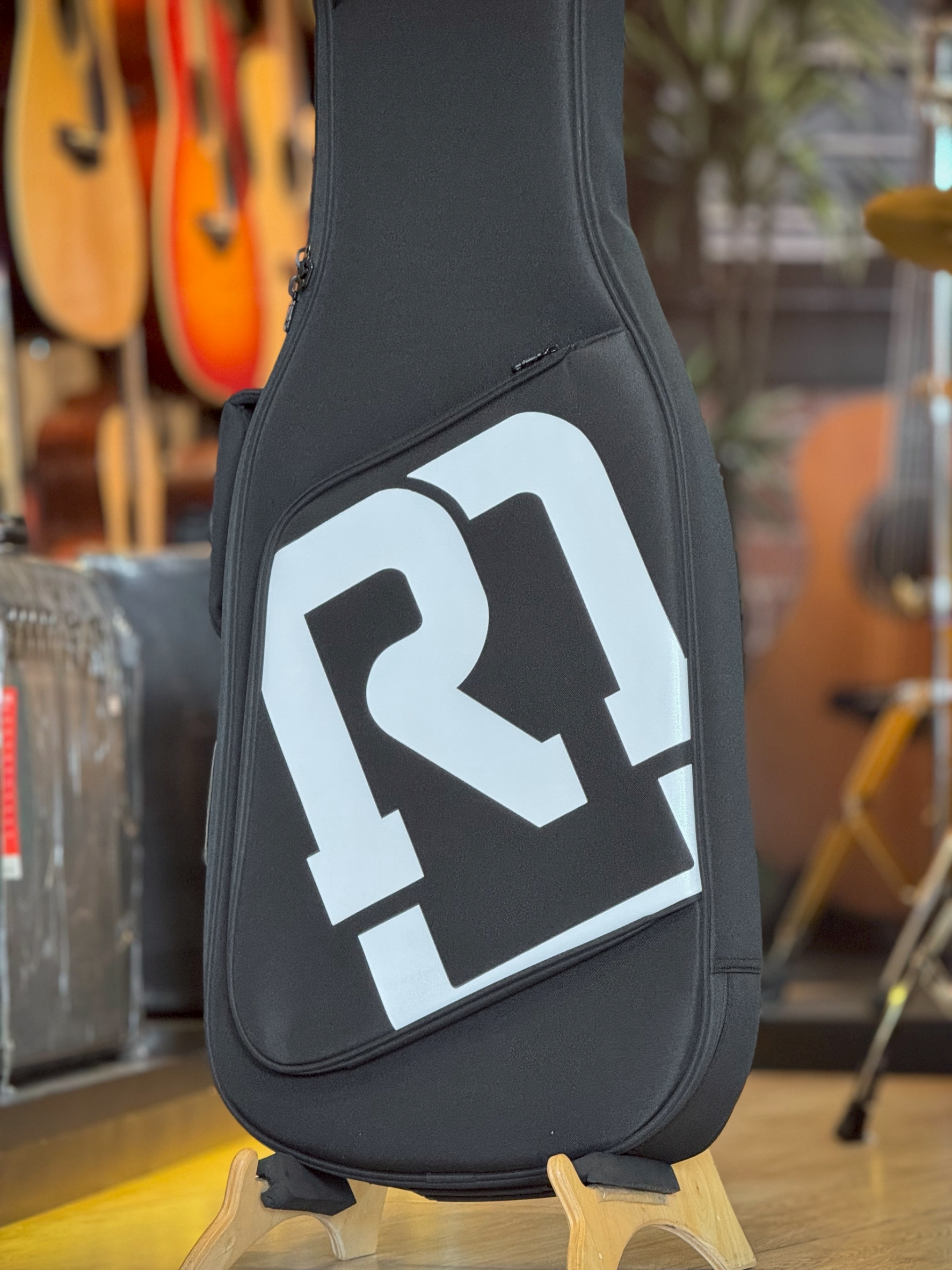 ซอฟเคสเบส Real Mission ฟองน้ำหนา Soft Case กระเป๋ากีต้าร์เบส มีหมอนรองคอ ป้องกันการกระแทกอย่างดี