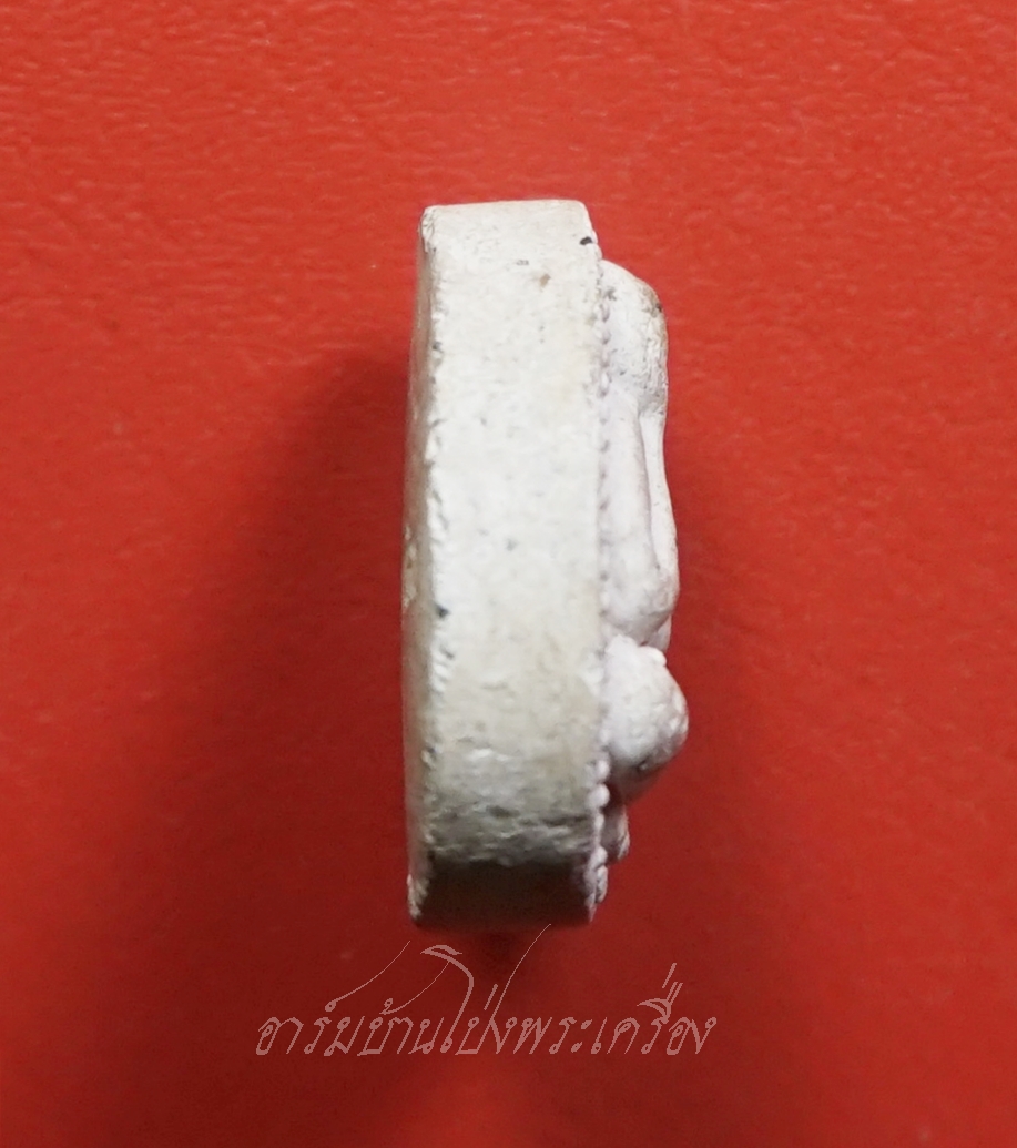 หลวงปู่มหาปิ่น ชลิโต วัดป่าพระธาตุเขาน้อย ปิดตา(องค์ที่2)