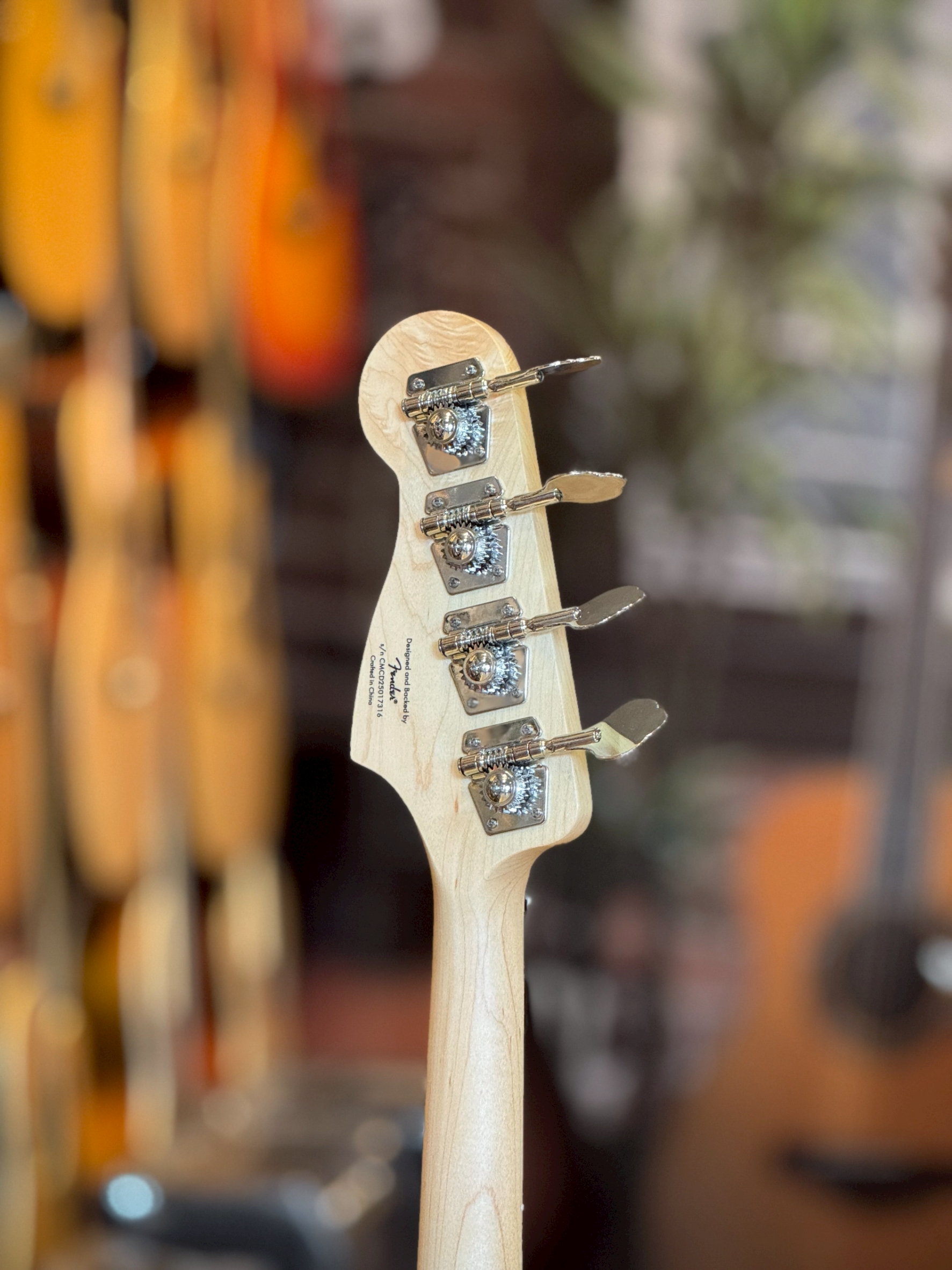 เบสไฟฟ้า Squier Debut Precision Bass สี Sea Foam Dreen พร้อม ปิ๊ก ประแจ