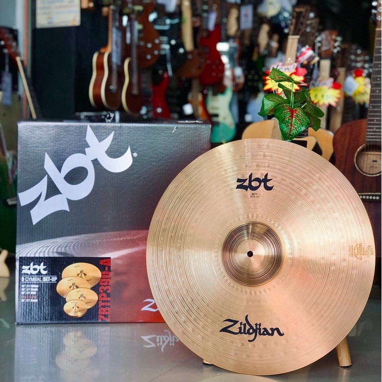 ฉาบ Zildjian รุ่น ZBT ขนาด 20 นิ้ว ตัวฉาบจะหล่อจากทองแดง ภายนอกเคลือบเงา