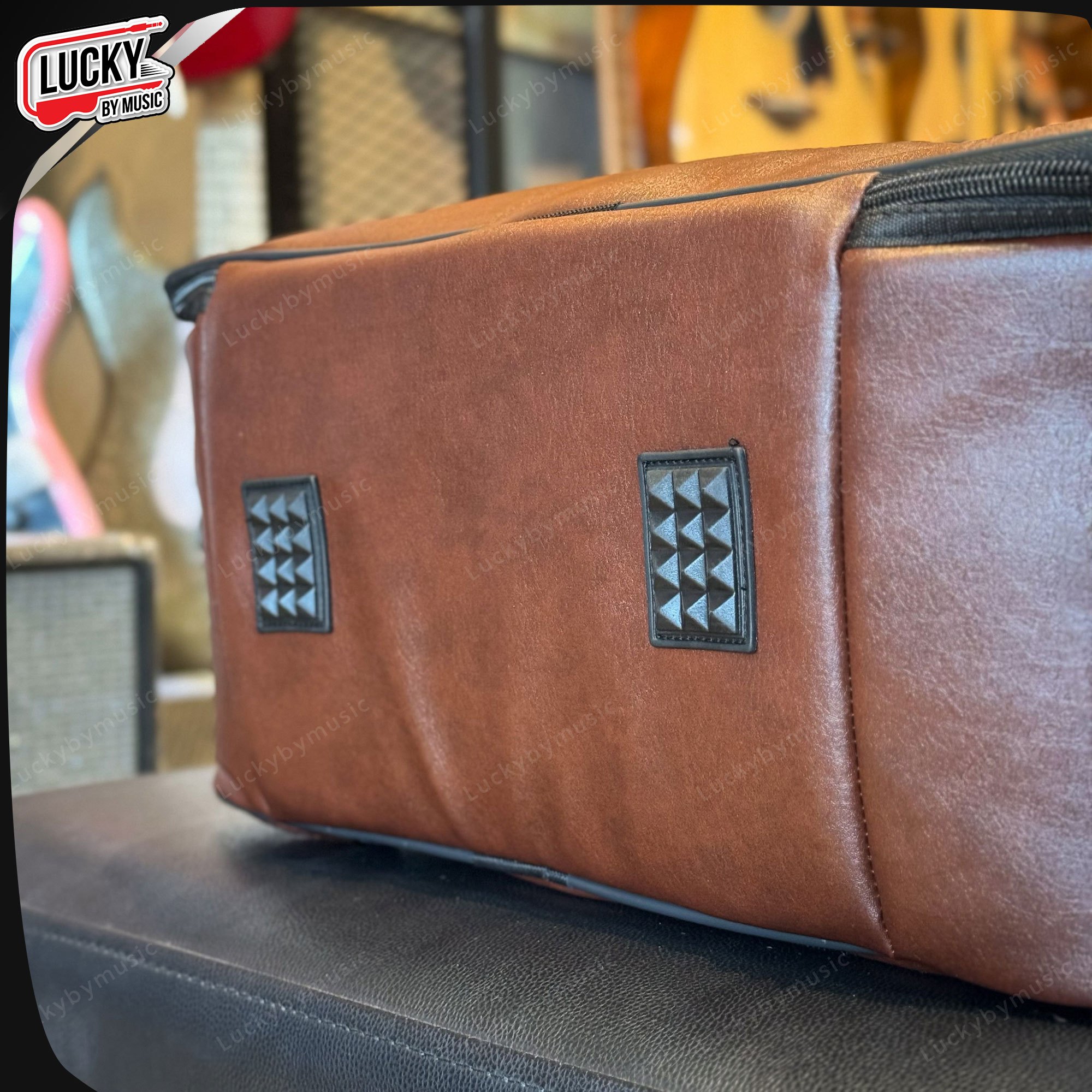 Takane กระเป๋ากระเดื่อง Japan วัสดุหนัง สีน้ำตาล-ขอบดำ มีหูหิ้ว/สายสะพาย มียางรองก้น บุฟองน้ำหนา 12 มิล