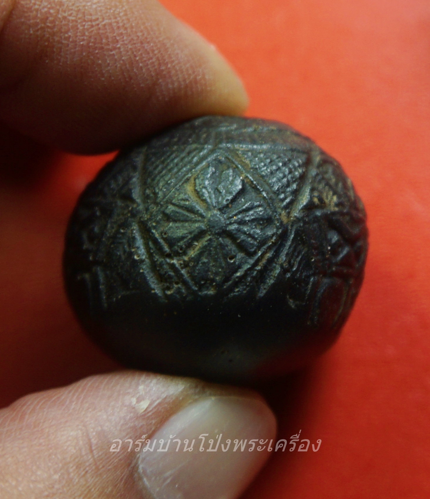 คตมะพร้าวสุดยอดของมงคลศักสิทธิ์ ป้องกันไสยศาสตร์ทุกชนิด เขย่ามีเสียงดัง แกะเป็นรูปราหู 3 หน้า(องค์ที่1)