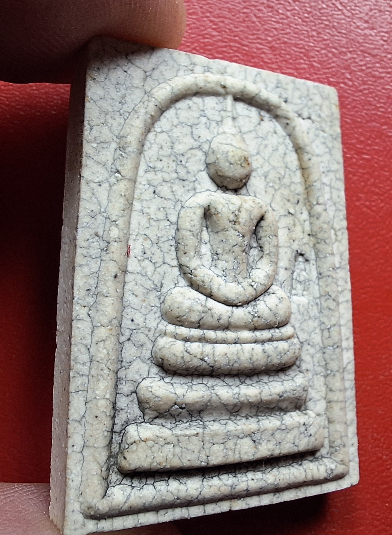 พระสมเด็จ วัดระฆังโฆษิตาราม รุ่นแตกลายงา ปี๒๕๕๖ ด้านหน้าปั๊มโค๊ตระฆัง ด้านหลังปั๊มตราวัด(องค์ที่1)