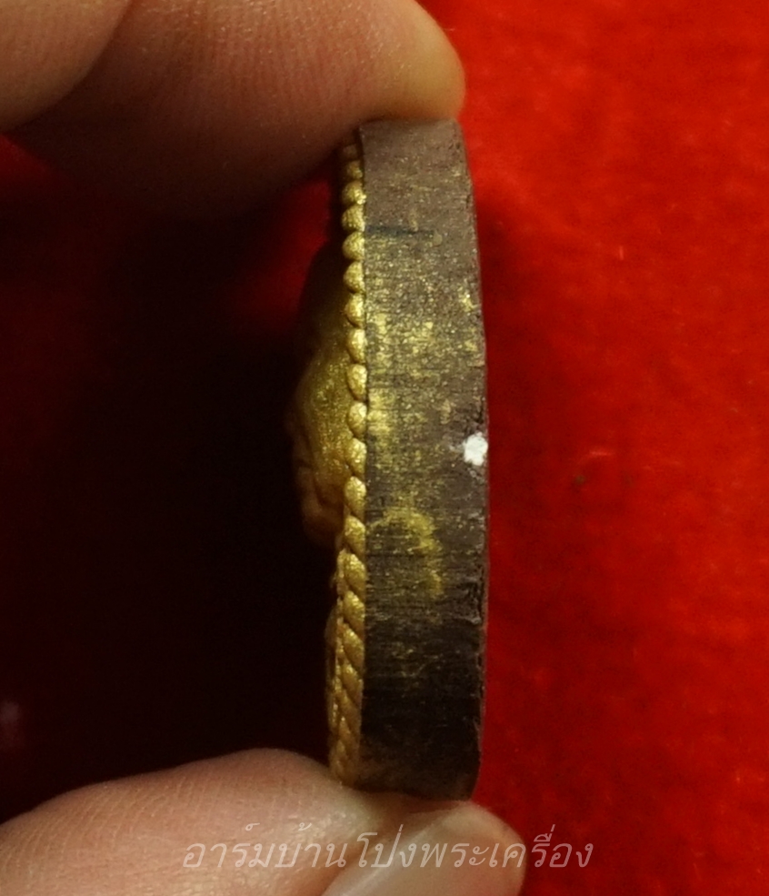 หลวงพ่อยะ วัดท่าข้าม พระผงน้ำตาล หน้าทอง(องค์ที่1)