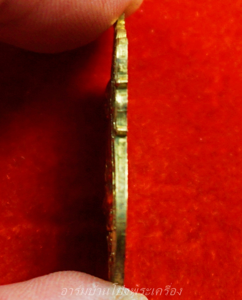 หลวงปู่แผ้ว วัดรางหมัน เหนือดวง ฝาบาตร เลขสวย 3 ตัว หมายเลข ๑๘๘(องค์ที่2)