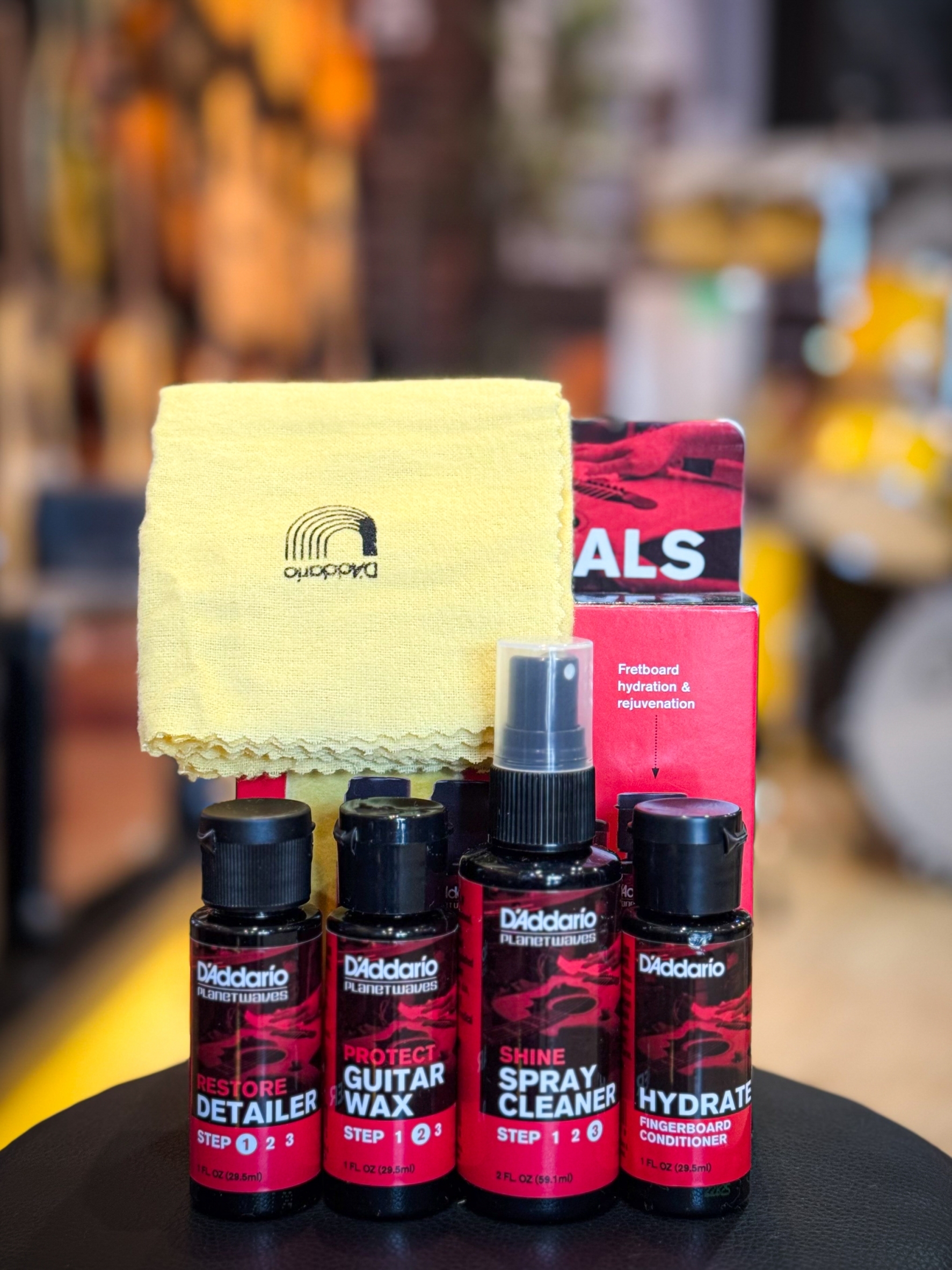 เซ็ตชุดทำความสะอาด D'Addario Instrument Care Essentials พร้อม ผ้าเช็ด 1 ผืน