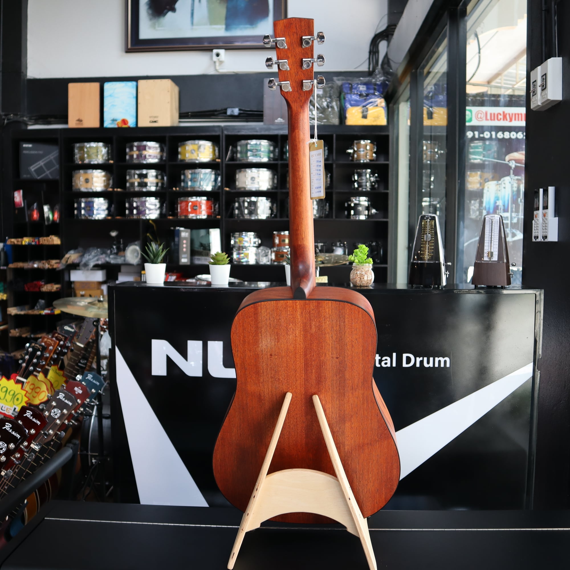 กีต้าร์โปร่ง CORT รุ่น AD-810 พร้อมกระเป๋า ปิ๊กประแจ