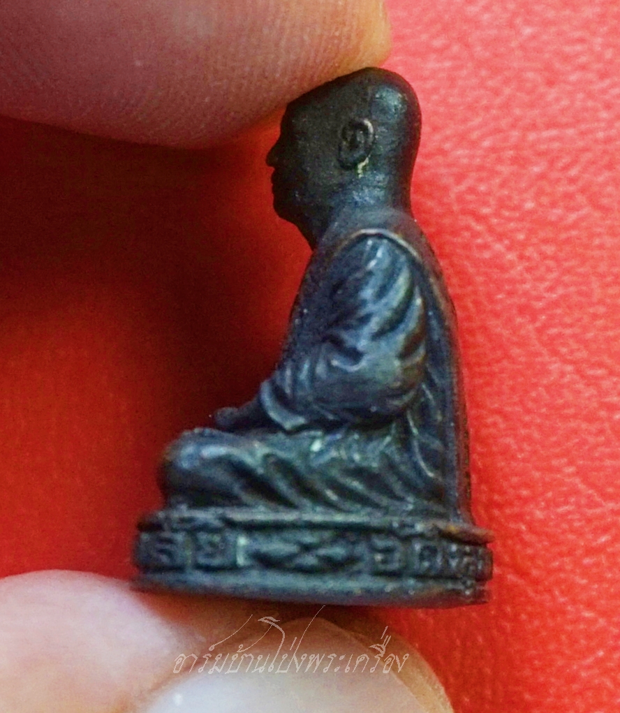 หลวงพ่อพิมพ์มาลัย วัดหุบมะกล่ำ รูปหล่อ เนื้อทองแดง ตอก2โค๊ต(องค์ที่2)