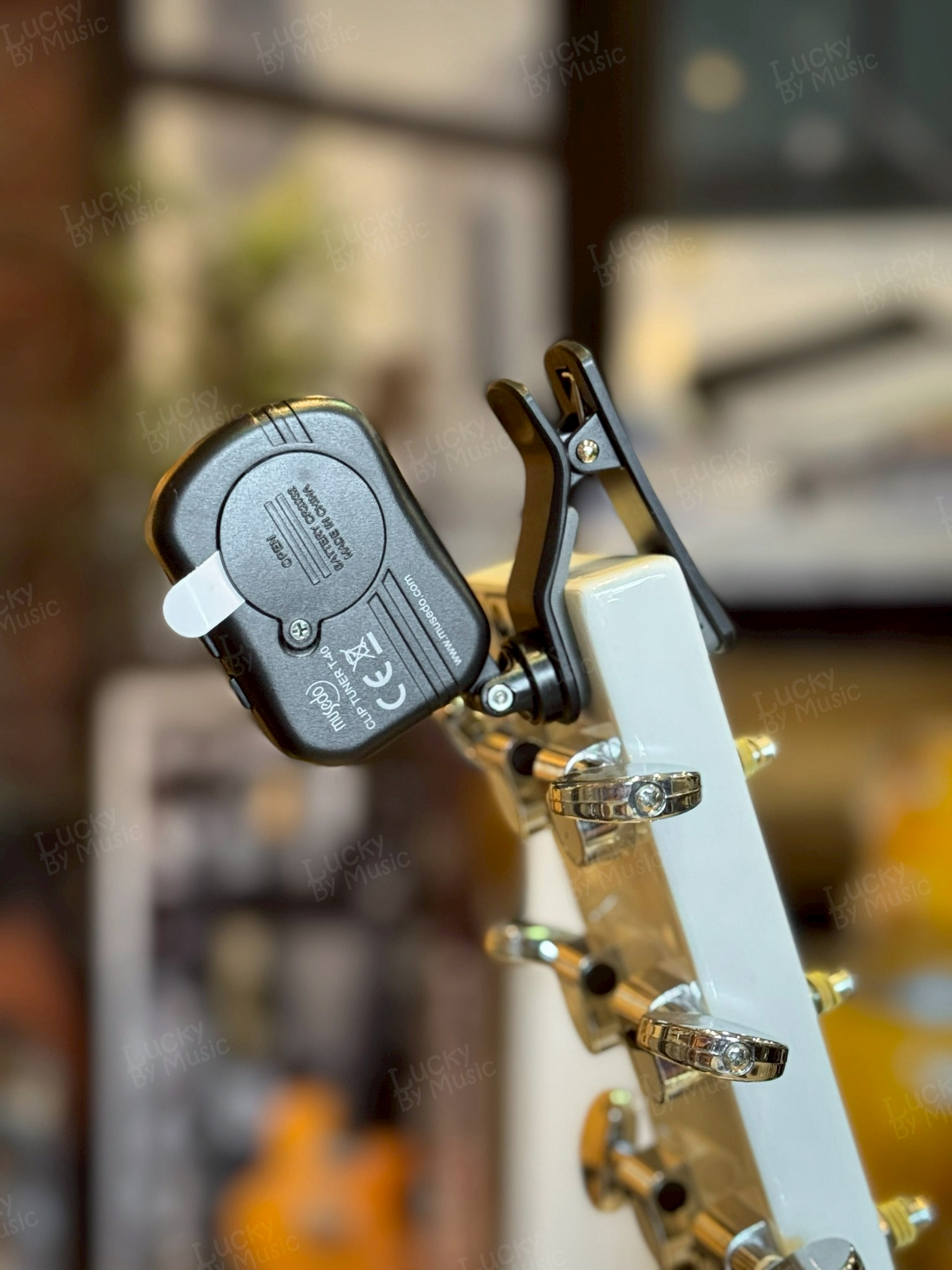 จูนเนอร์ Musedo T-40 เครื่องตั้งสายสำหรับ กีตาร์โปร่ง กีตาร์ไฟฟ้า กีตาร์เบส ไวโอลิน อูคูเลเล่ และอื่นๆ ** แถมแบตเตอรี่/คู่มือการใช้งานฟรี พร้อมใช้งาน