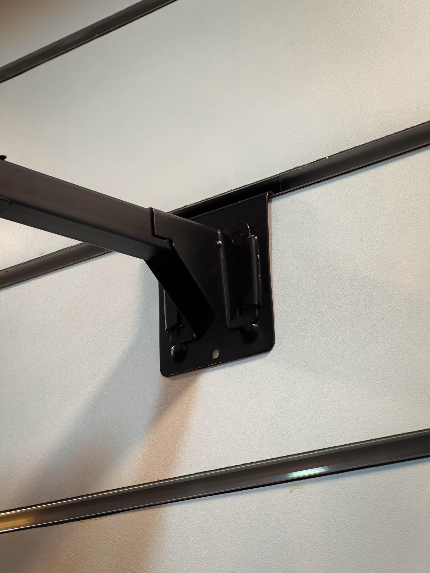 ขาแขวนกีต้าร์ ติดผนังแบบยาวพร้อมน๊อต รุ่น PF-B20 ขาแขวนกีต้าร์ แขวนได้ทั้งโปร่ง ไฟฟ้า เบส ไม่ติดกำแพง