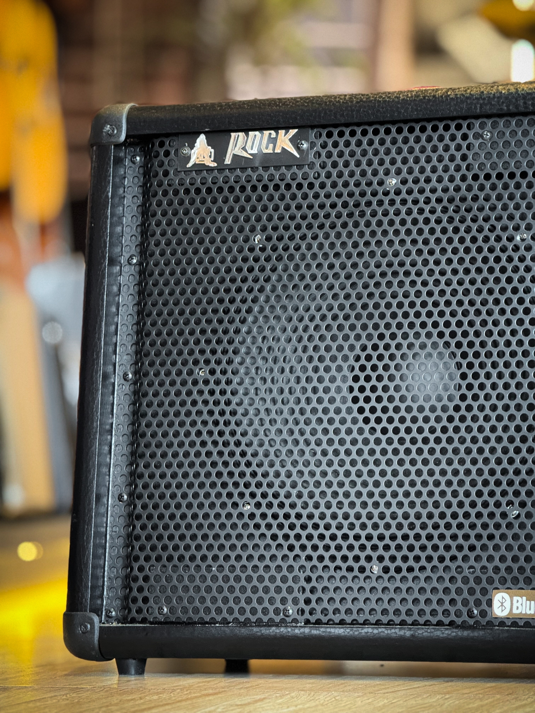 แอมป์กีต้าร์ไฟฟ้า Rock FG-100BT ทรงตรง/เอียง ขนาด 100 วัตต์ ดอก 12" Electric Guitar Ampifier มีบลูทูธ เสียบกีตาร์ 2 ช่อง เอฟเฟคในตัว