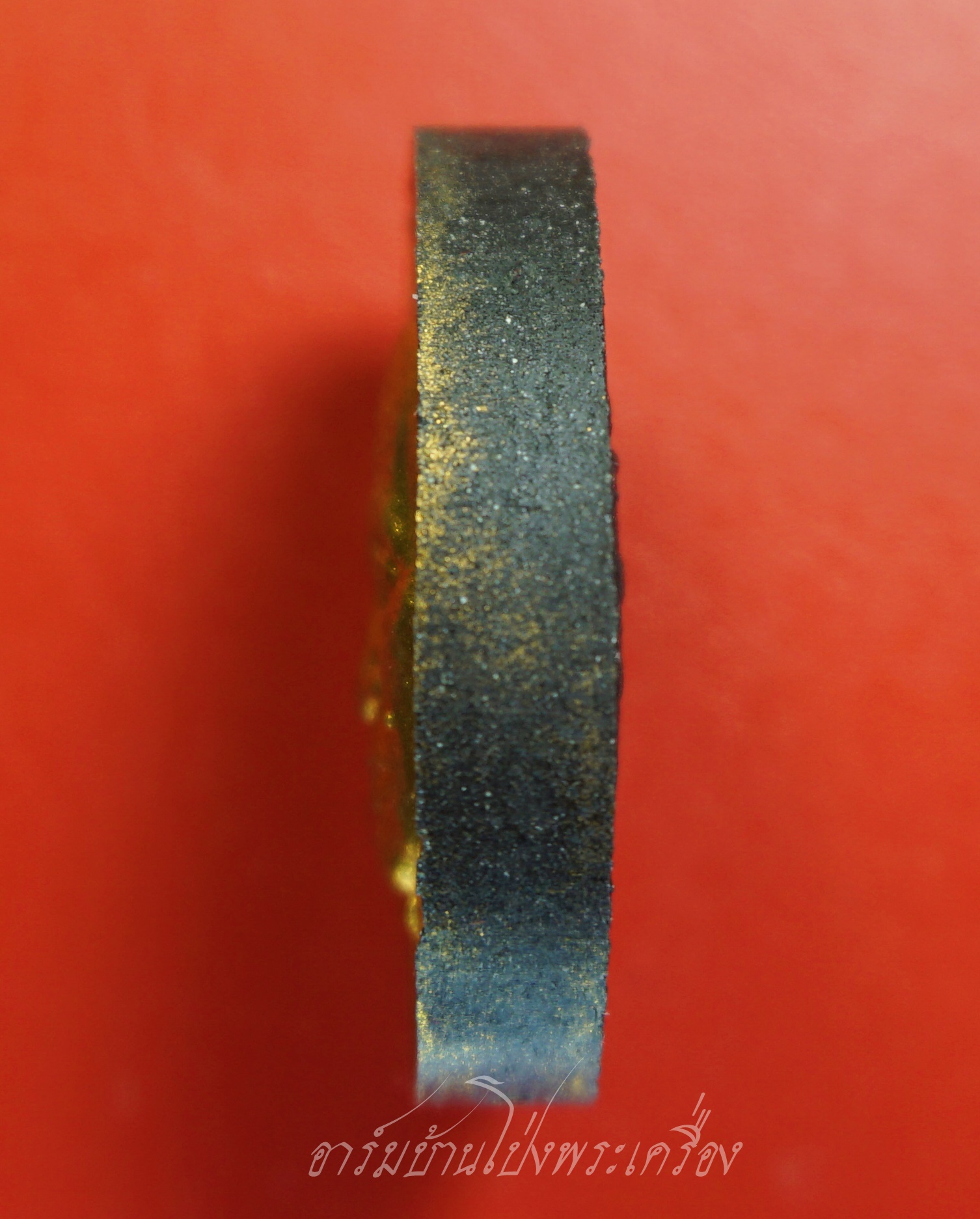 หลวงพ่อพัฒน์ ปุญญกาโม วัดห้วยด้วน พระผงหน้าใหญ่ พญาไก่พันล้าน วัดห้วยด้วน ปี๒๕๖๔ เลข๒๒๗๖ เนื้อดำปัดทอง(องค์ที่1)