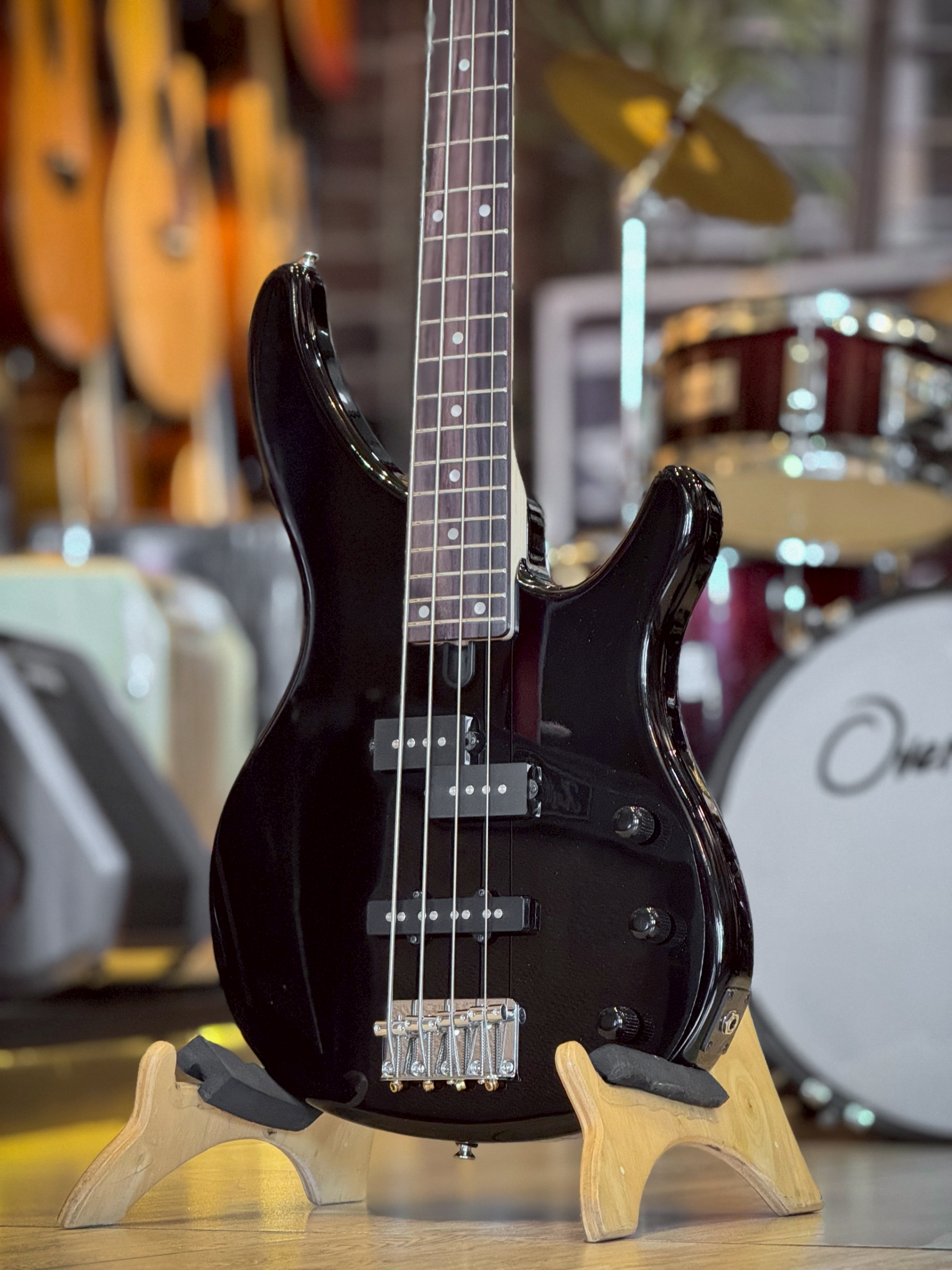 YAMAHA TRBX174 สี Black เบสไฟฟ้า 4 สาย รับประกันศูนย์