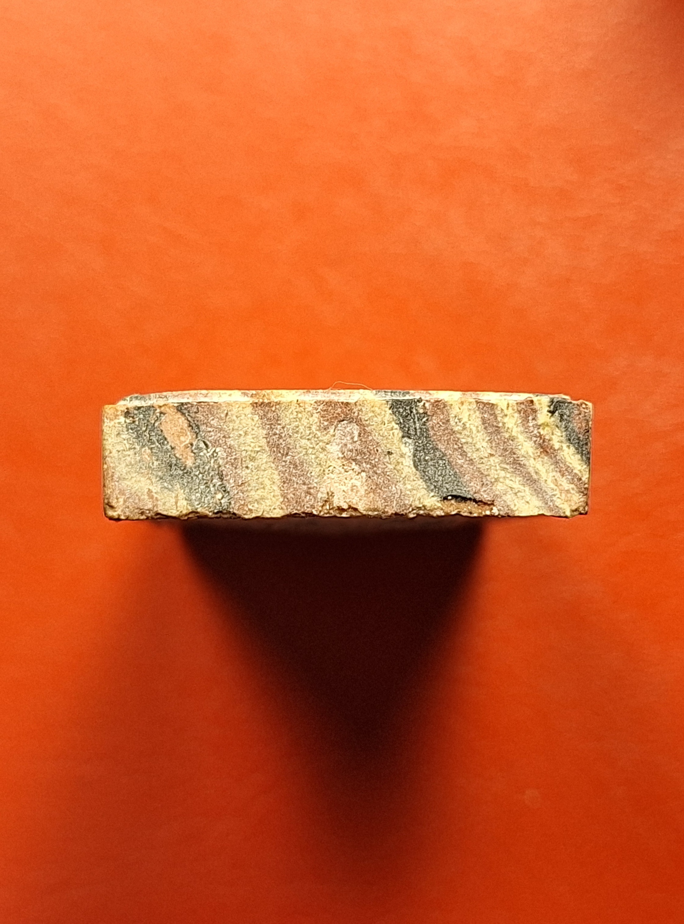 หลวงปู่หนู วัดทุ่งแหลม สมเด็จขาโต๊ะ พิมพ์เล็ก สายรุ้ง(องค์ที่3)