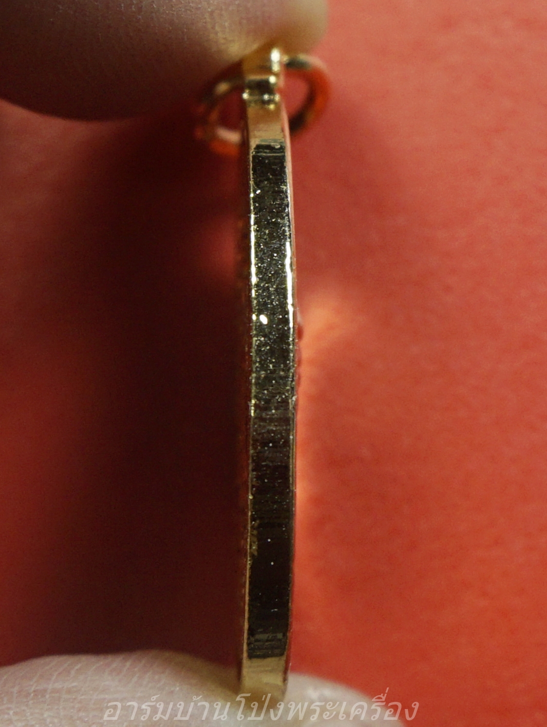 หลวงพ่อยะ วัดท่าข้าม รุ่นแรก ปี๒๕๓๐ เหรียญรูปไข่ พิมพ์เล็ก เนื้อกะไหล่ทอง(องค์ที3)