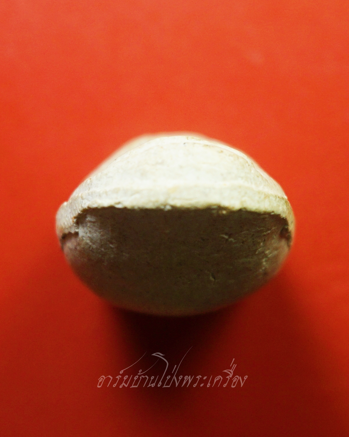 หลวงพ่อคูณ วัดบ้านไร่ นิ้วโป้งจำลอง ลงอักขระยันต์ ปี๒๕๓๖ เนื้อผง(องค์ที่11)