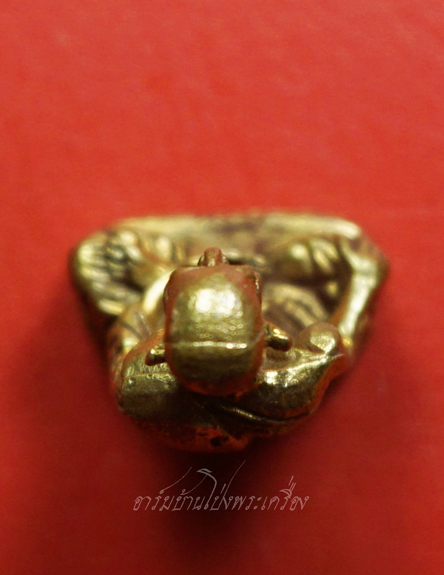 หลวงปู่ศุข วัดปากคลองมะขามเฒ่า รุ่นสร้างเขื่อน ปี๒๕๕๙ เนื้อฝาบาตร(องค์ที่1)