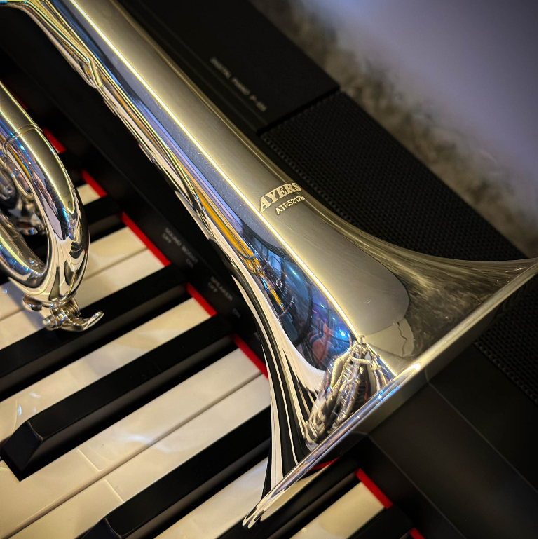 ทรัมเป็ต Ayers Silver รุ่น ATR5212S สีเงิน พร้อมอุปกรณ์ +กระเป๋าใส่อย่างดี Trumpet ให้เสียงกังวานตามมาตรฐาน