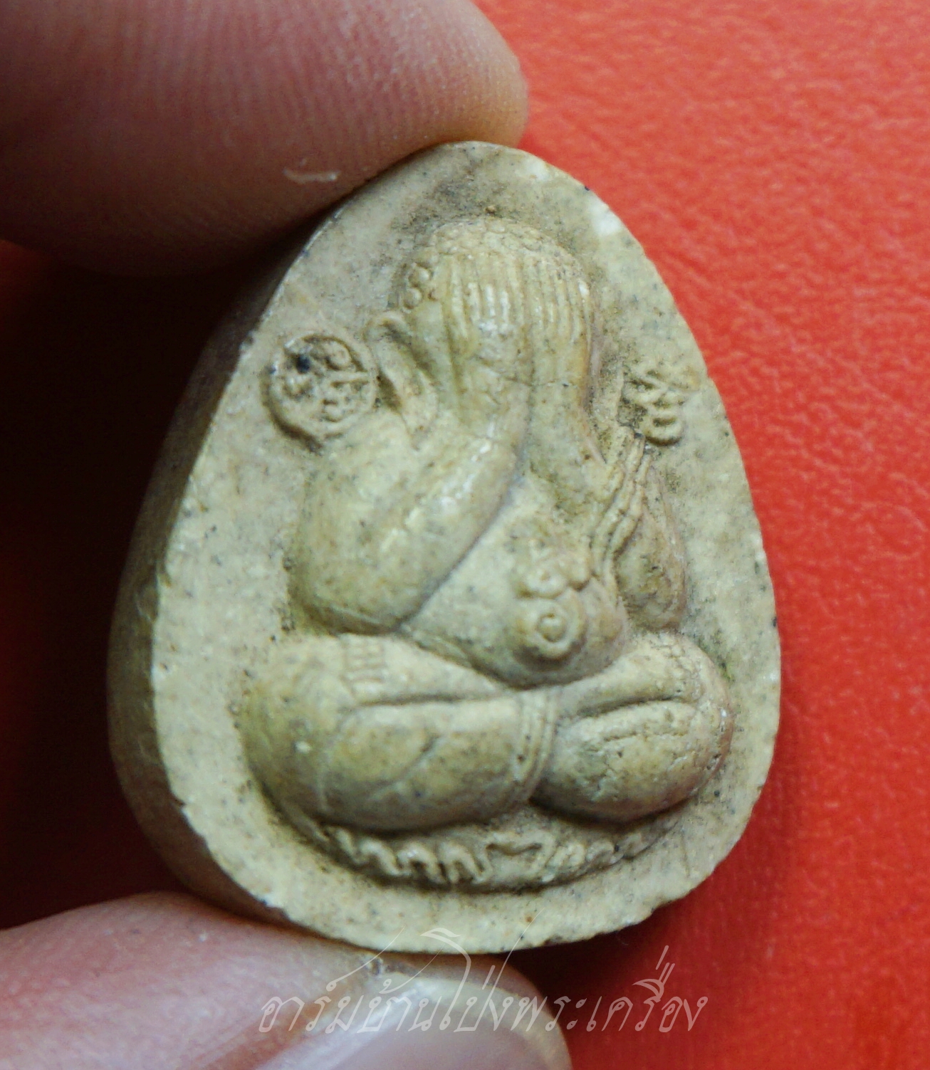 พระปิดตา สาริกามหาลาภ วัดผ่านศึกอนุกูล จ.นครราชสีมา เนื้อผง(องค์ที่1)