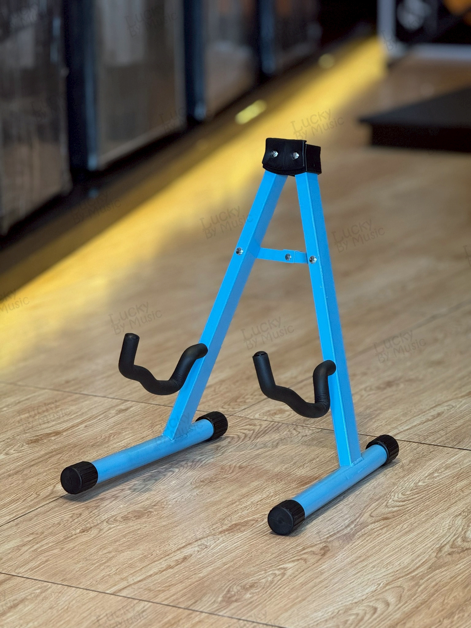 ขาตั้งกีต้าร์ทรง A Colour เลือกสีได้ ตั้งได้ทั้งกีตาร์โปร่ง/ไฟฟ้า/เบส วัสดุโลหะอย่างดี แข็งแรง พับเก็บได้สะดวก ขาตั้งเครื่องดนตรี Guitar Stand