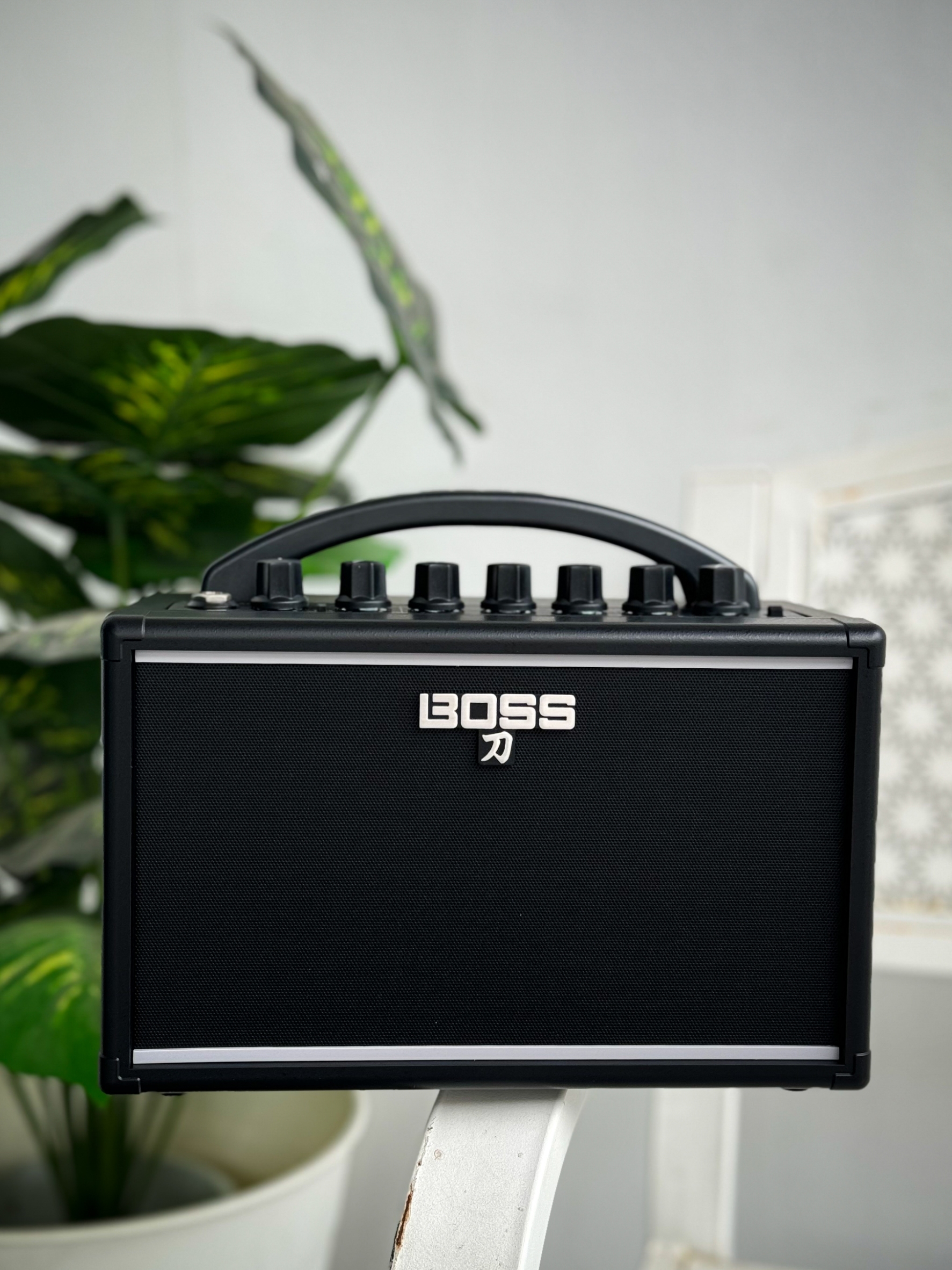 Boss Katana Mini แอมป์กีตาร์ไฟฟ้า Guitar Amplifier รับประกันศูนย์ 1ปี