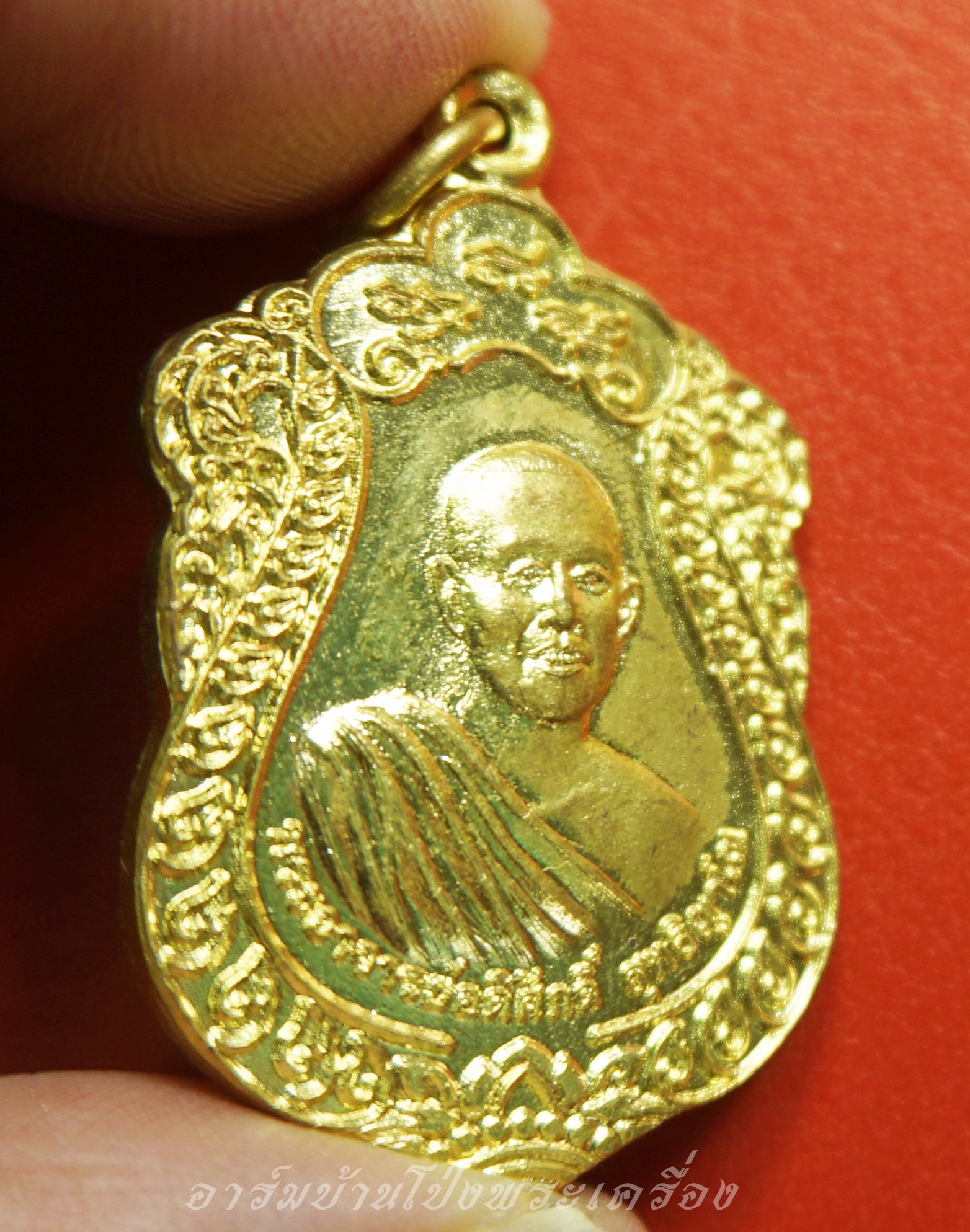 แจกฟรี!!! เมื่อเช่าพระในเวปรายการใดก็ได้ พระอาจารย์อดิศักดิ์ สุทธิญาโณ วัดป่าภูเกิ้ง จ.ร้อยเอ็ด รุ่น๑ เมตตาบารมี เนื้อฝาบาตร(องค์ที่1)