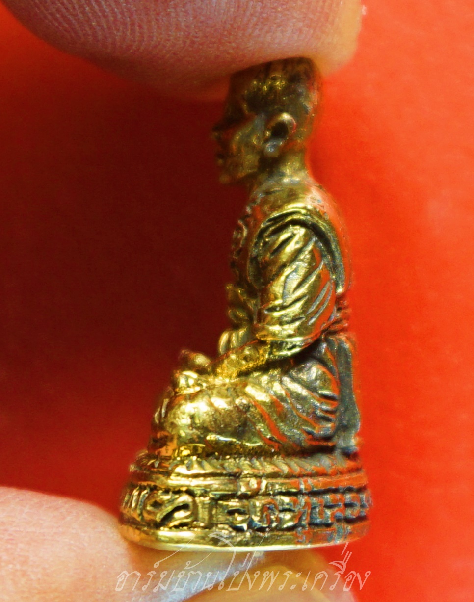 หลวงพ่อทอง วัดท่าสุวรรณ รูปหล่อ รุ่นคุ้มภัยเมตตามหาลาภ ปี๒๕๕๔ คอกโค๊ต"ท"ใต้ฐาน เนื้อฝาบาตร(องค์ที่1)