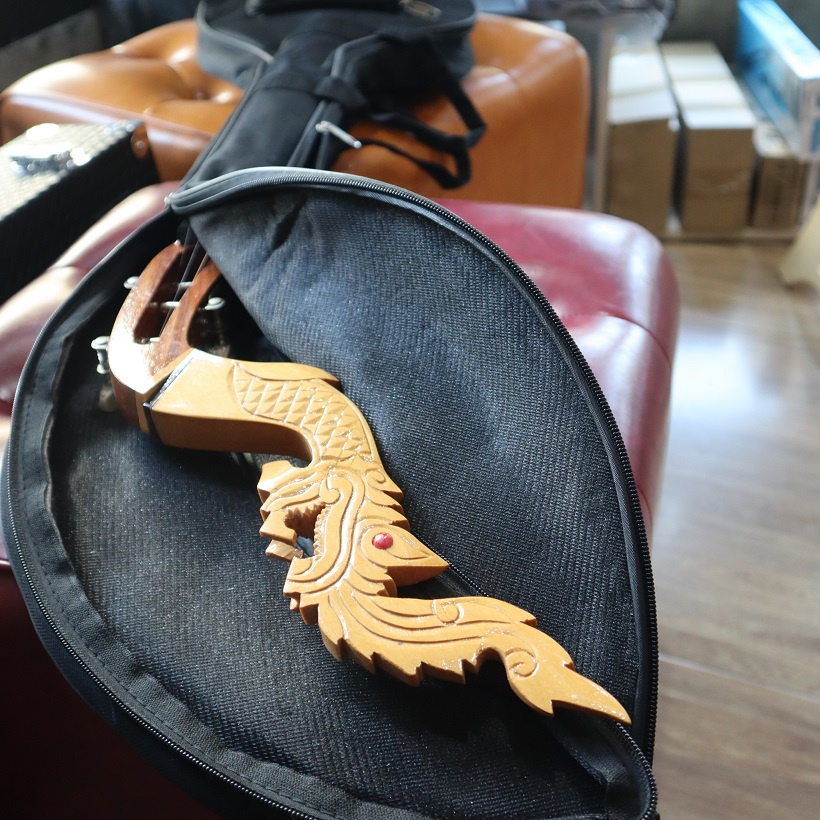 กระเป๋าพิณ Lucky by music สีดำ