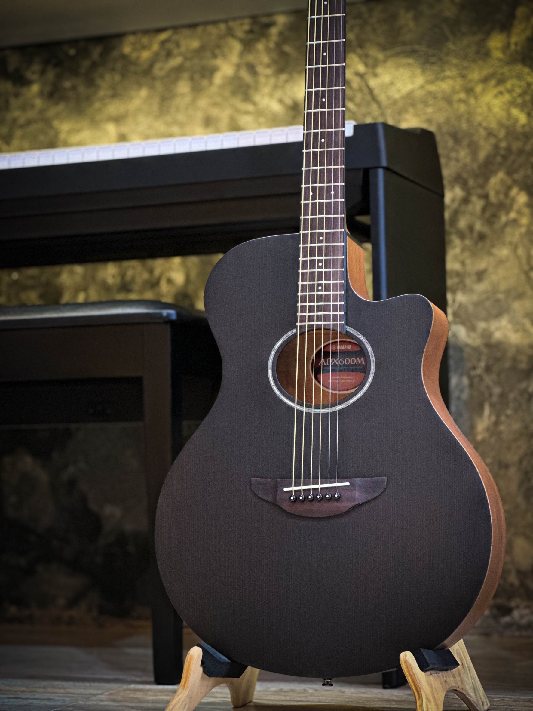 YAMAHA APX600M กีต้าร์โปร่งไฟฟ้า ยามาฮ่า รุ่น APX600M กีตาร์โปร่งไฟฟ้า ของแท้ ประกันศูนย์ไทย