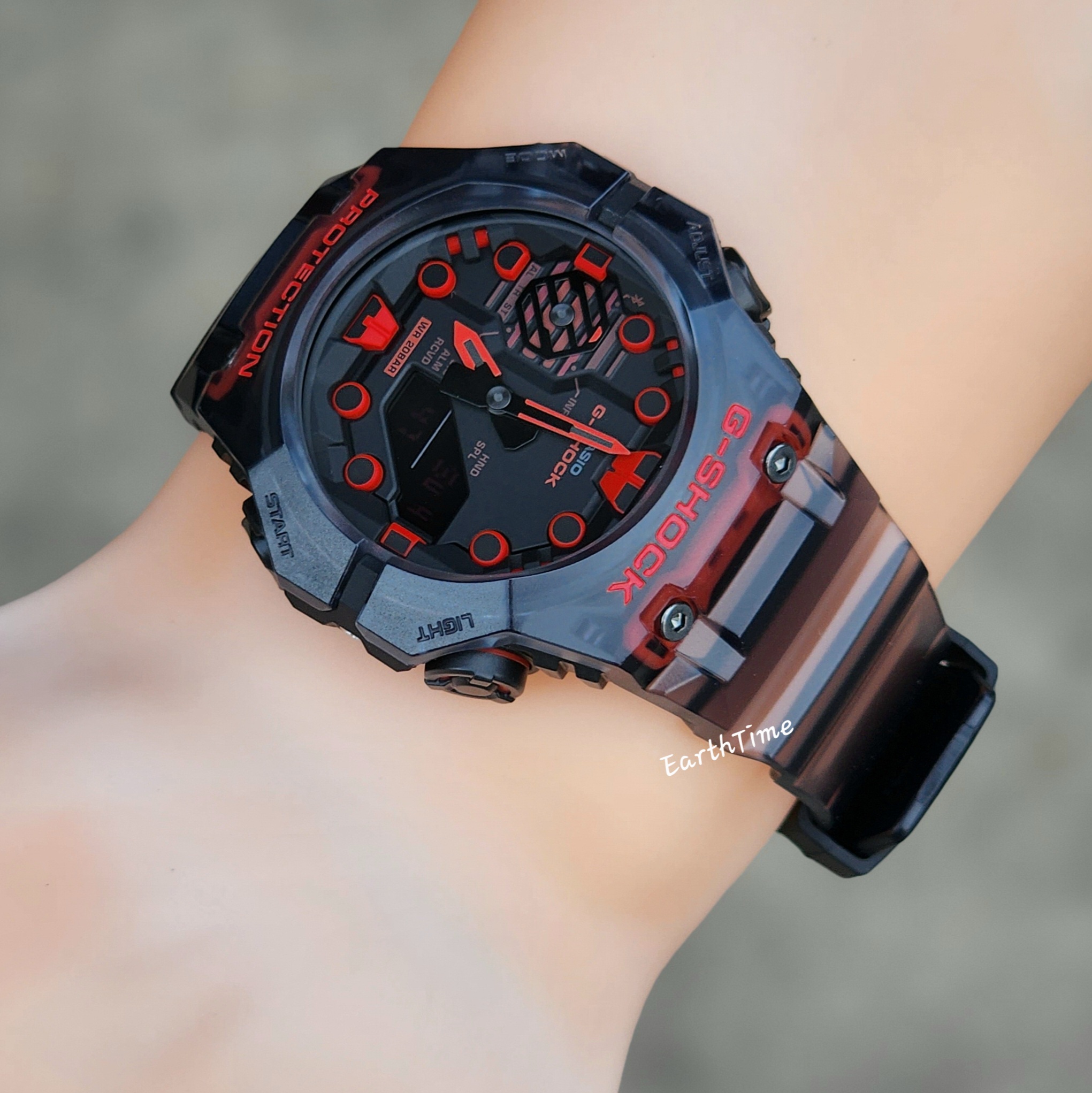 GA-B001G-1A l Carbon Core Guard and Bluetooth l GA-B001 Series l G-SHOCK